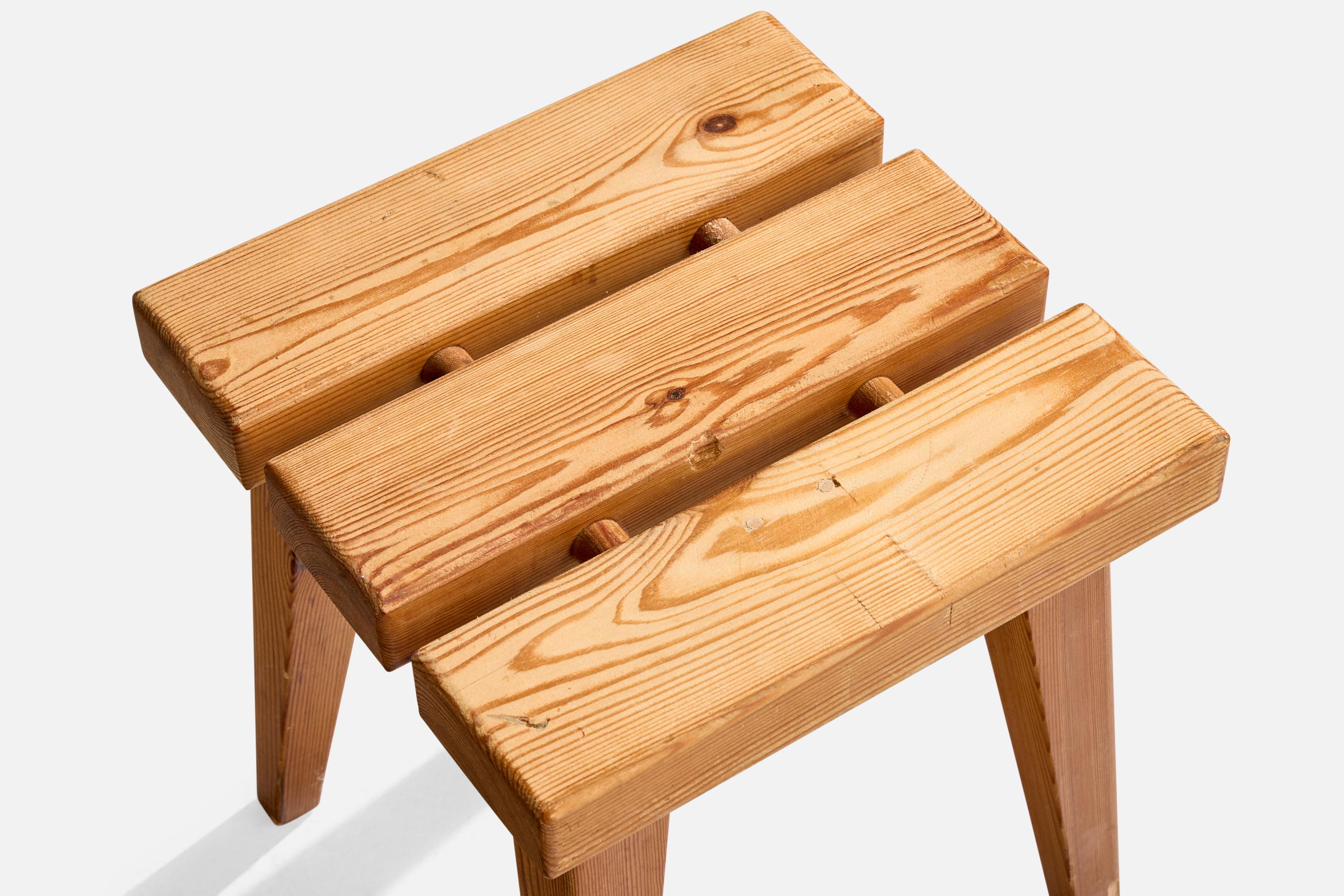 Fin du 20e siècle Tabouret de designer suédois, pin, Suède, années 1970 en vente