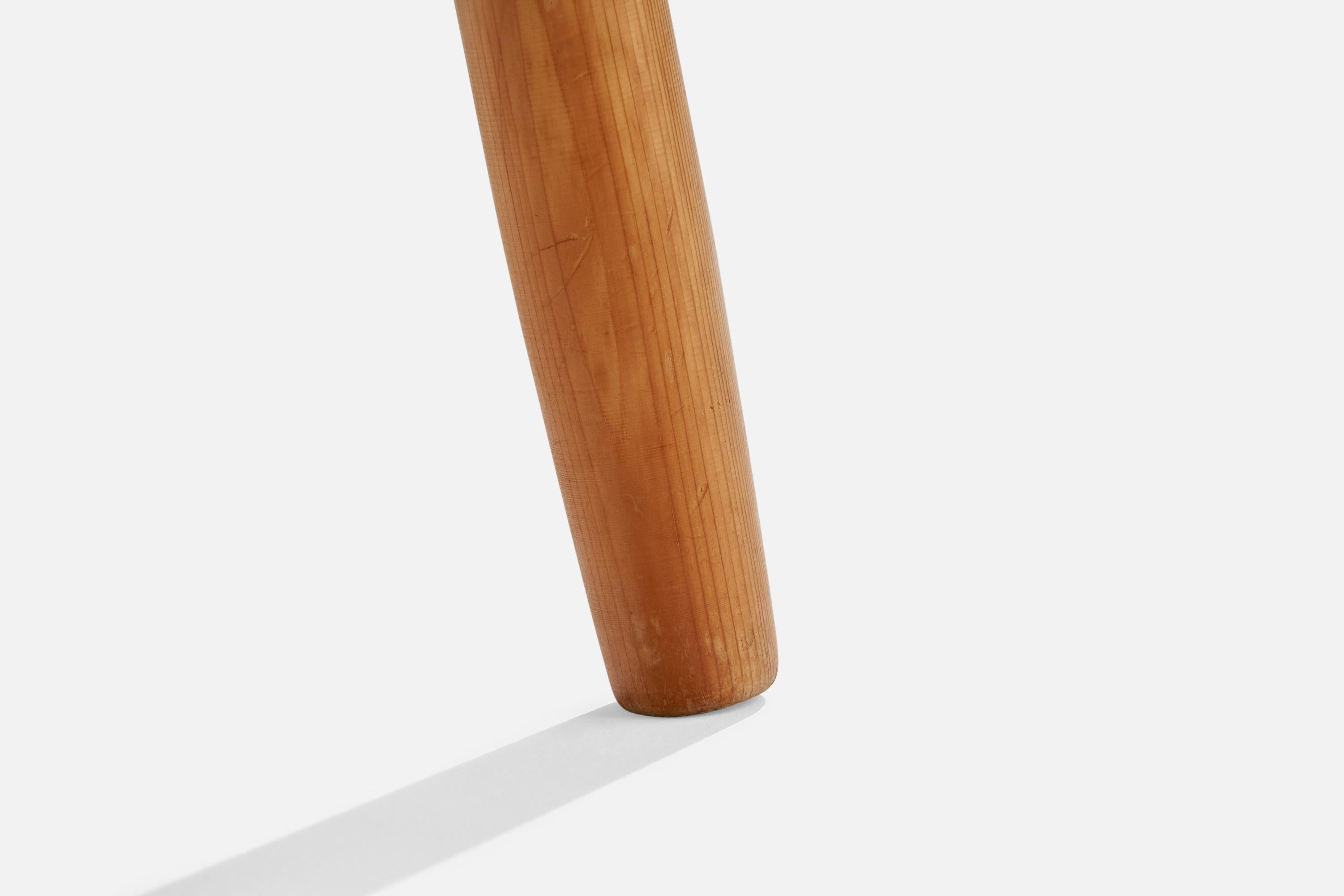 Tabouret de designer suédois, pin, Suède, années 1970 en vente 1
