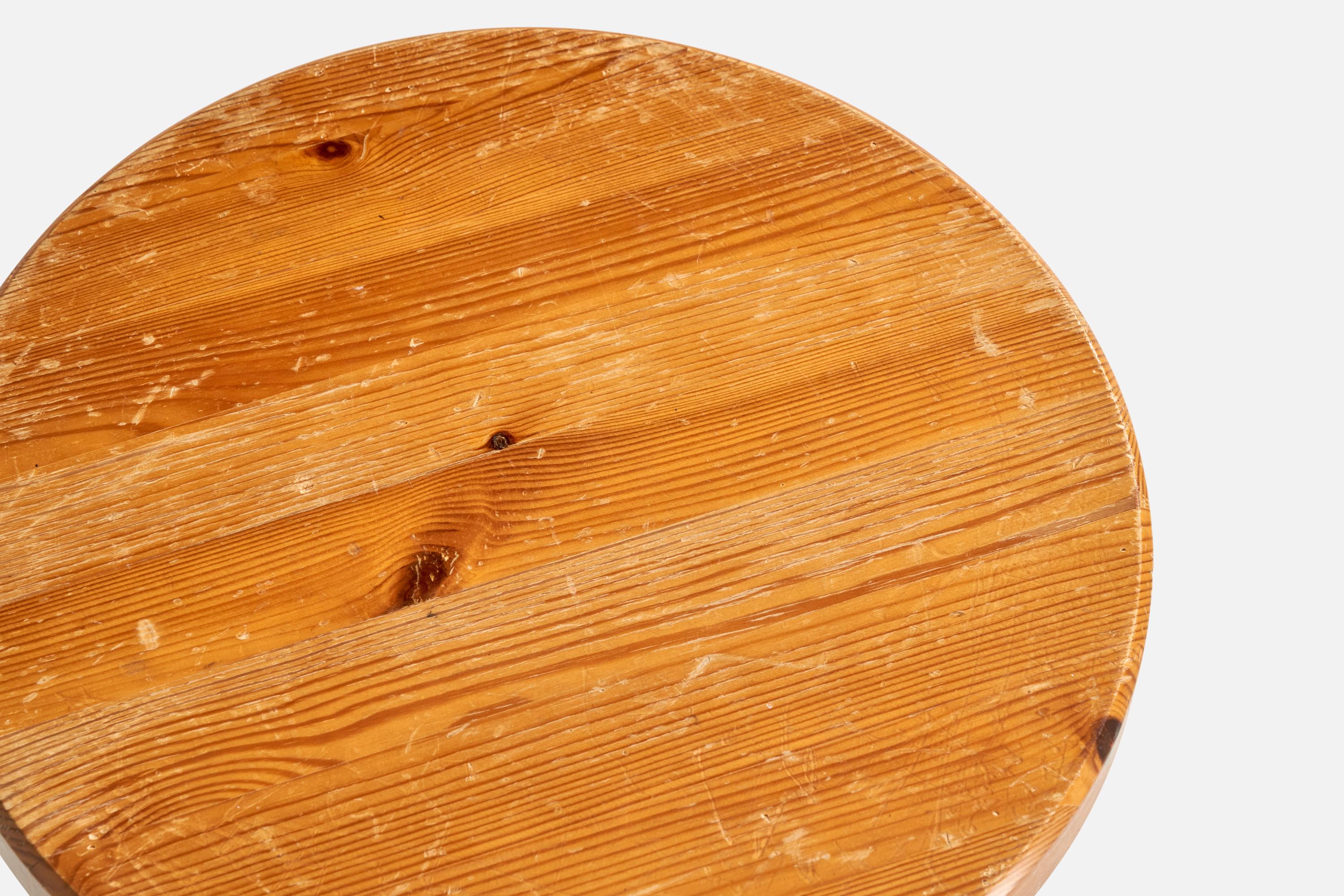 Tabouret de designer suédois, pin, Suède, années 1970 en vente 1