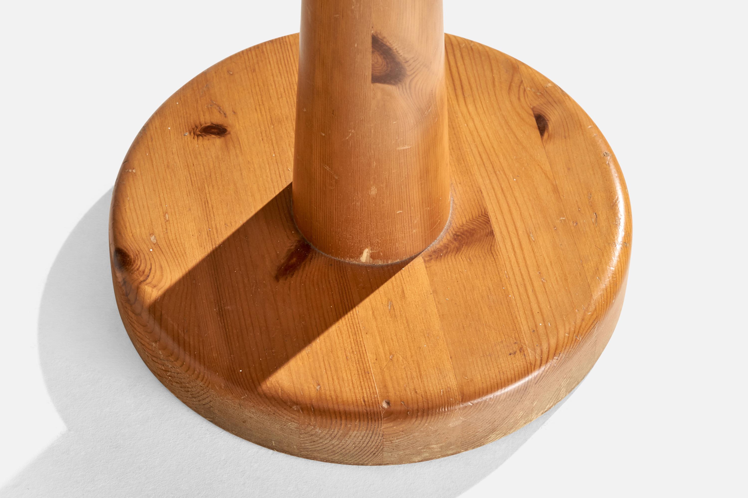 Tabouret de designer suédois, pin, Suède, années 1970 en vente 2