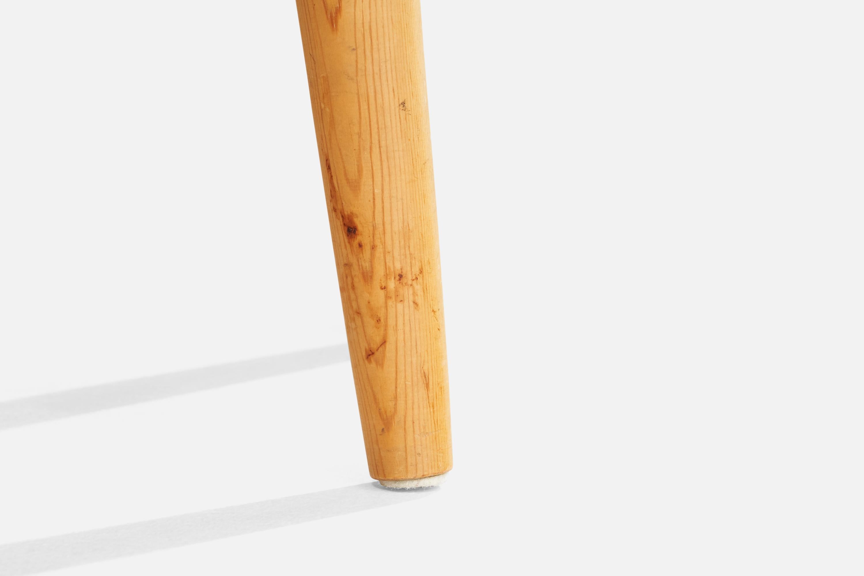 Tabouret de designer suédois, pin, Suède, années 1970 en vente 2