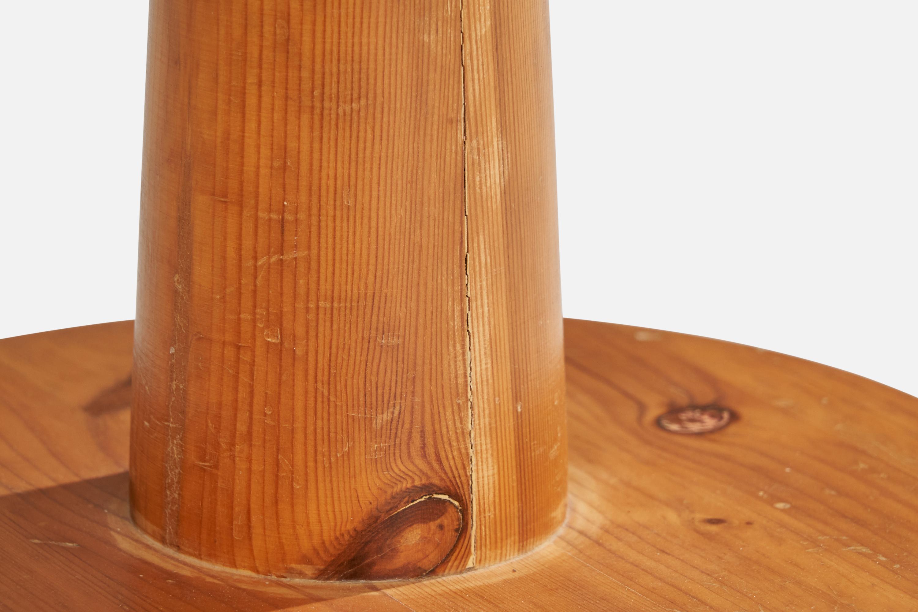 Tabouret de designer suédois, pin, Suède, années 1970 en vente 2