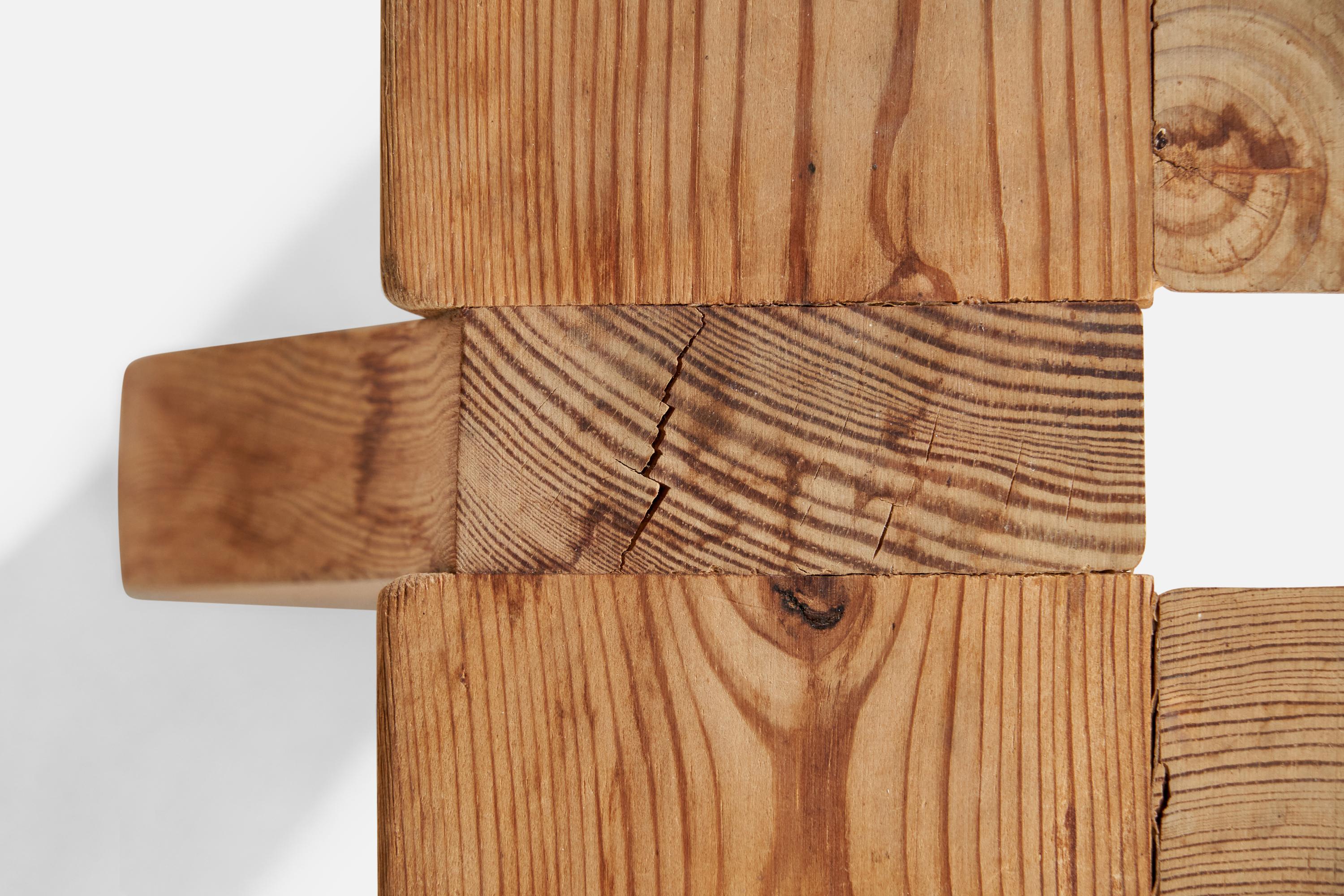 Tabouret de designer suédois, pin, Suède, années 1970 en vente 3