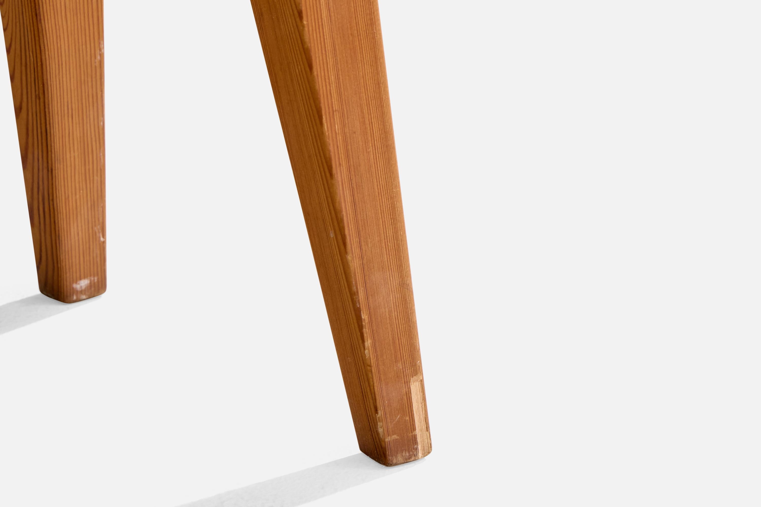 Tabouret de designer suédois, pin, Suède, années 1970 en vente 2