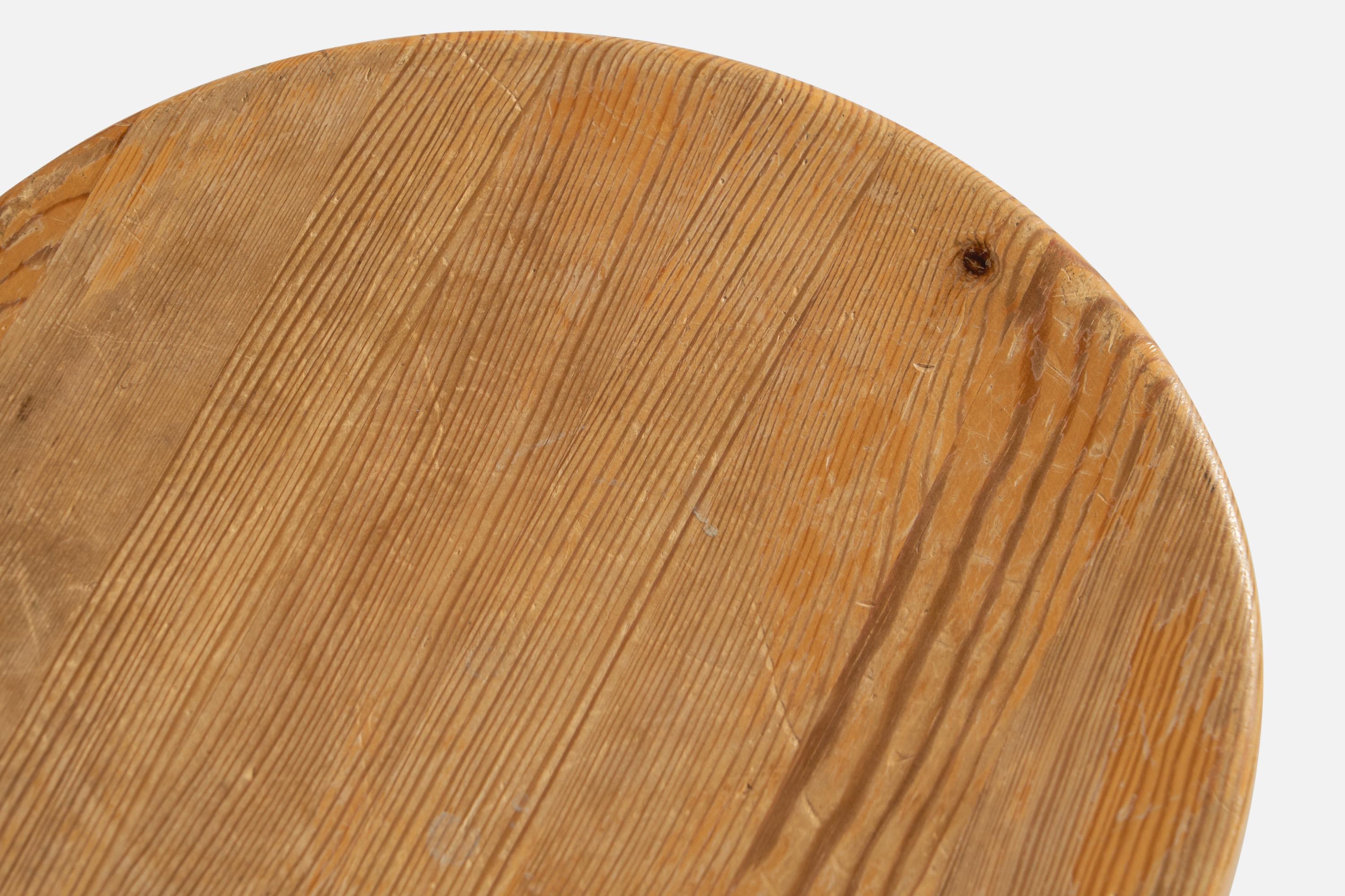 Designer suédois, tabouret, pin, Suède, 1976 Bon état - En vente à High Point, NC