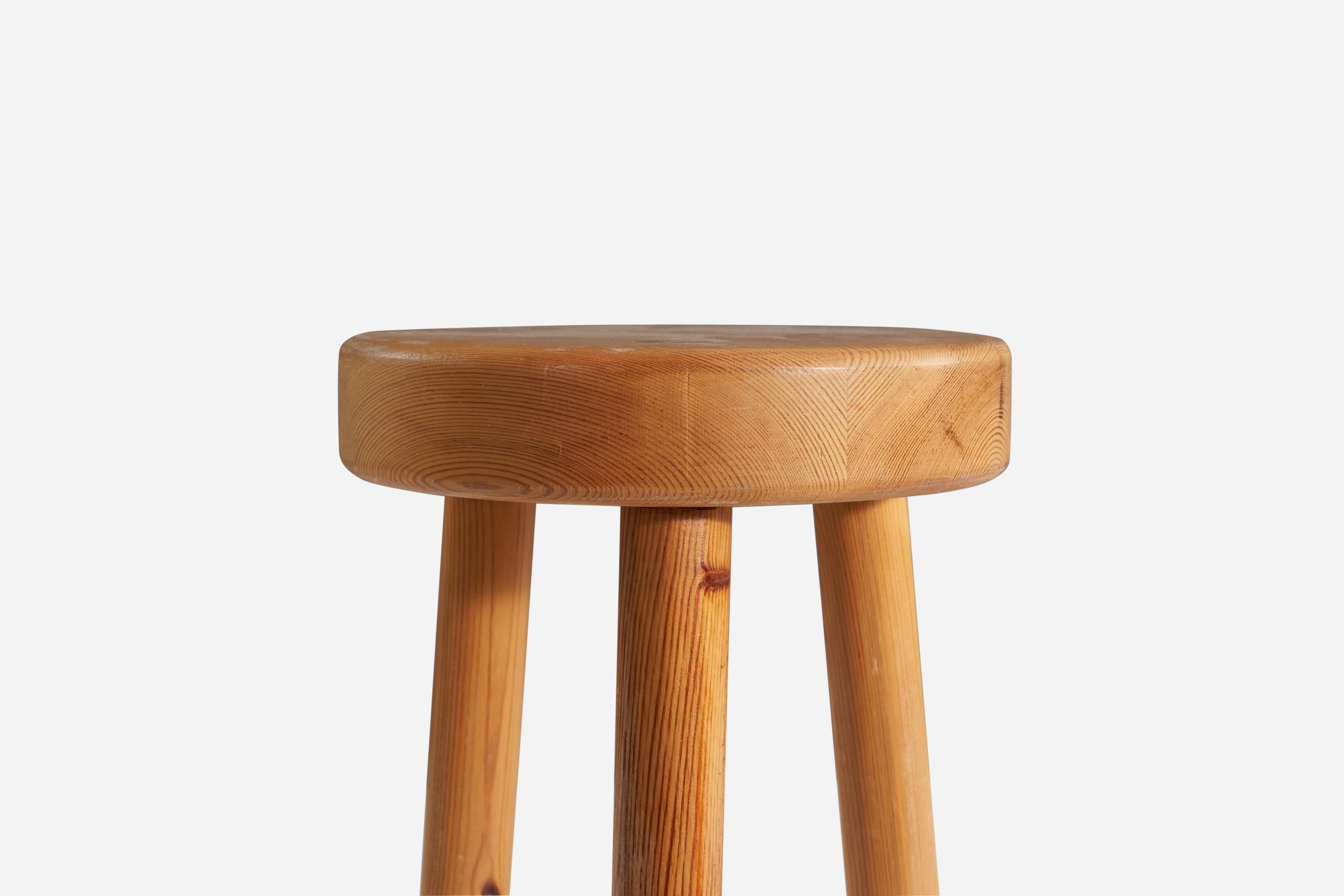 Swedish Designer, Stool, Pine Wood, Sweden, 1970s In Good Condition For Sale In High Point, NC