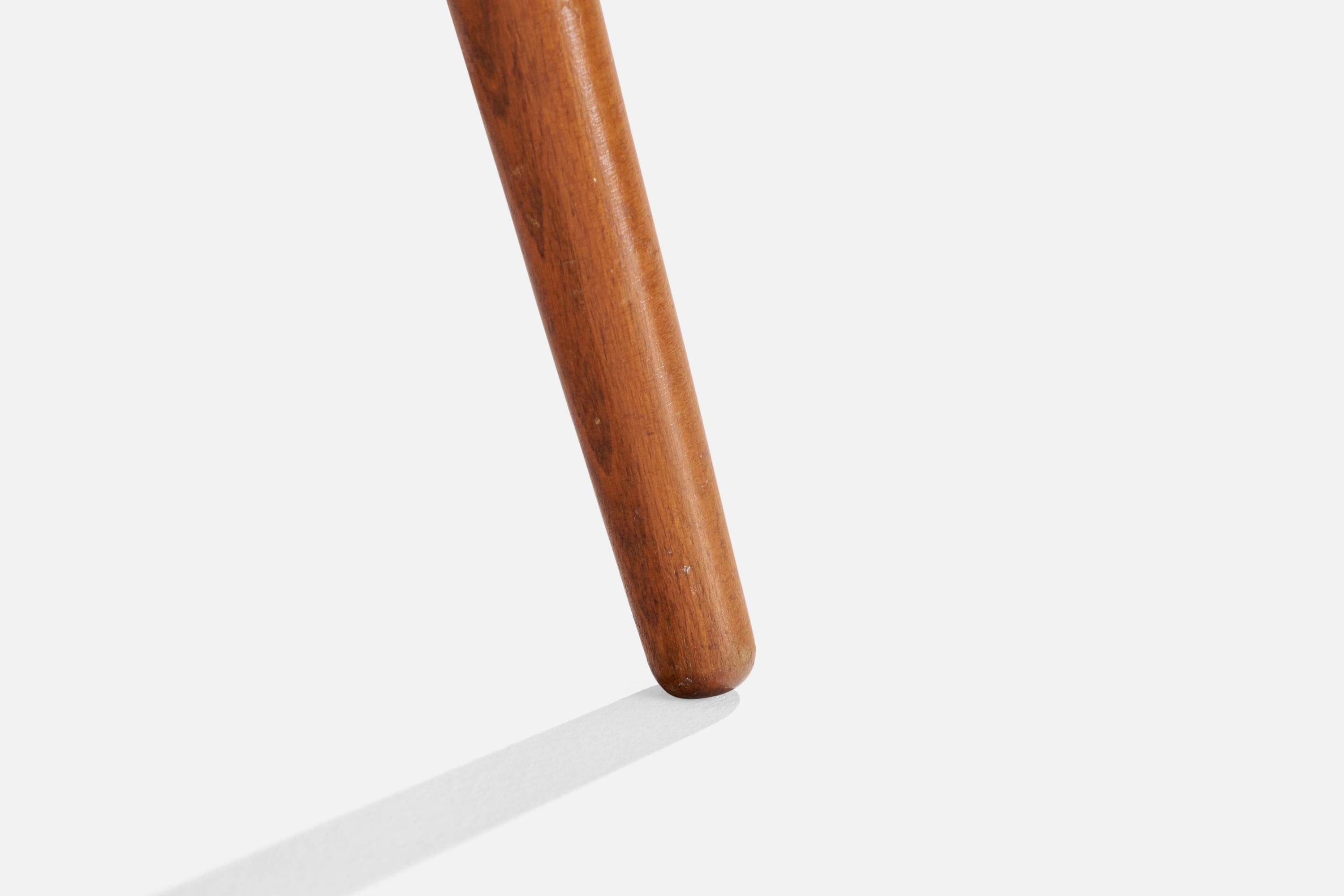 Designer suédois, tabouret, peau de mouton, teck, Suède, années 1950 en vente 1