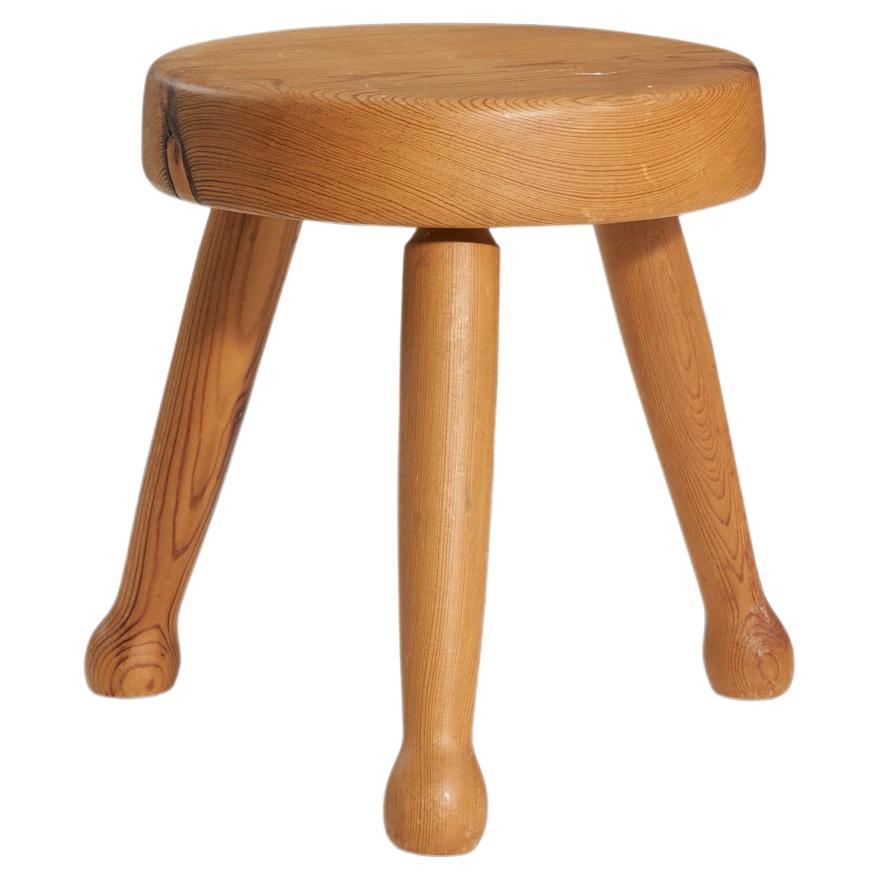 Tabouret de designer suédois, pin tourné massif, années 1970