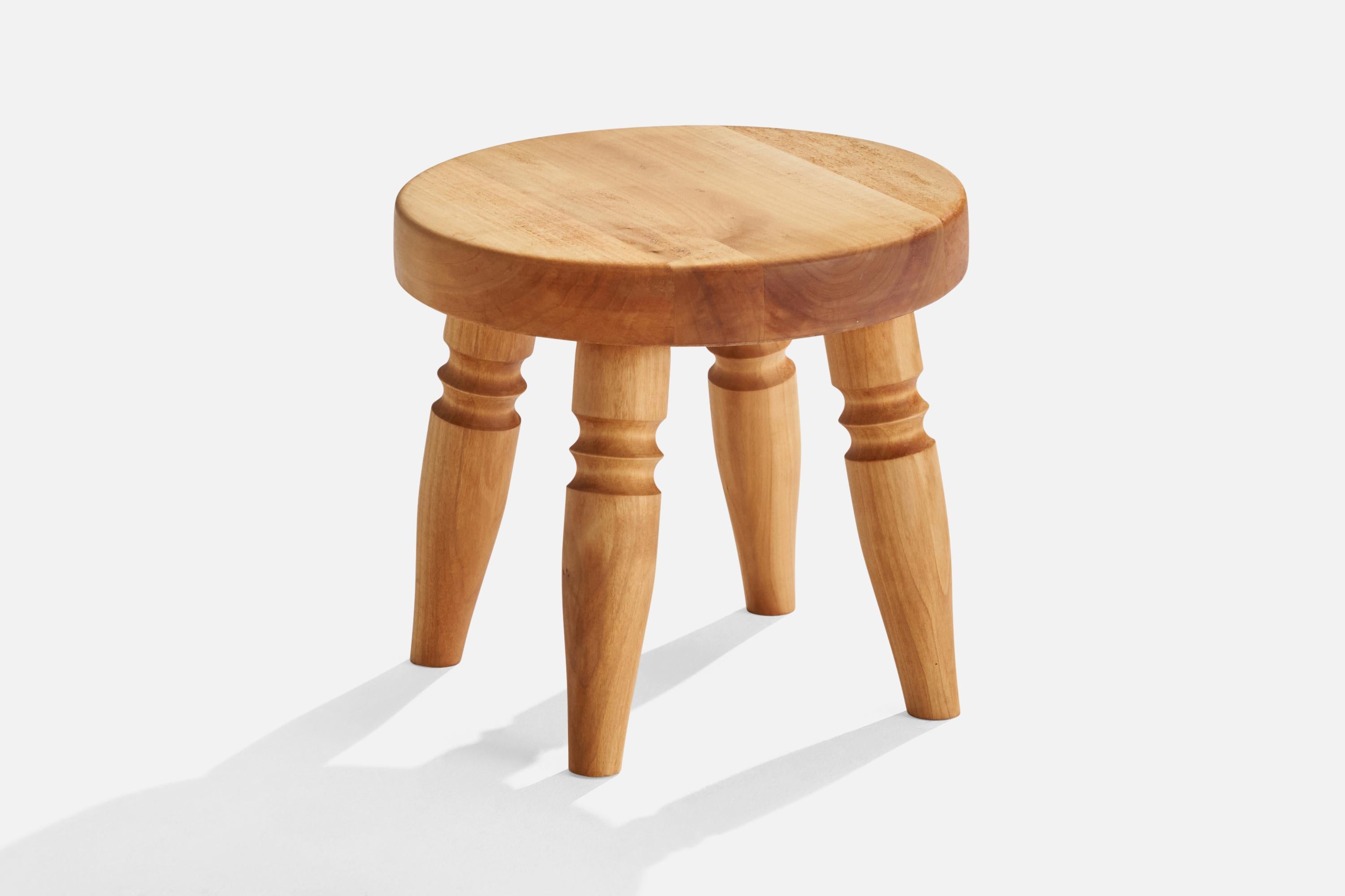 Sgabello in legno progettato e prodotto in Svezia, anni '70 circa.

Altezza del sedile: 8,25