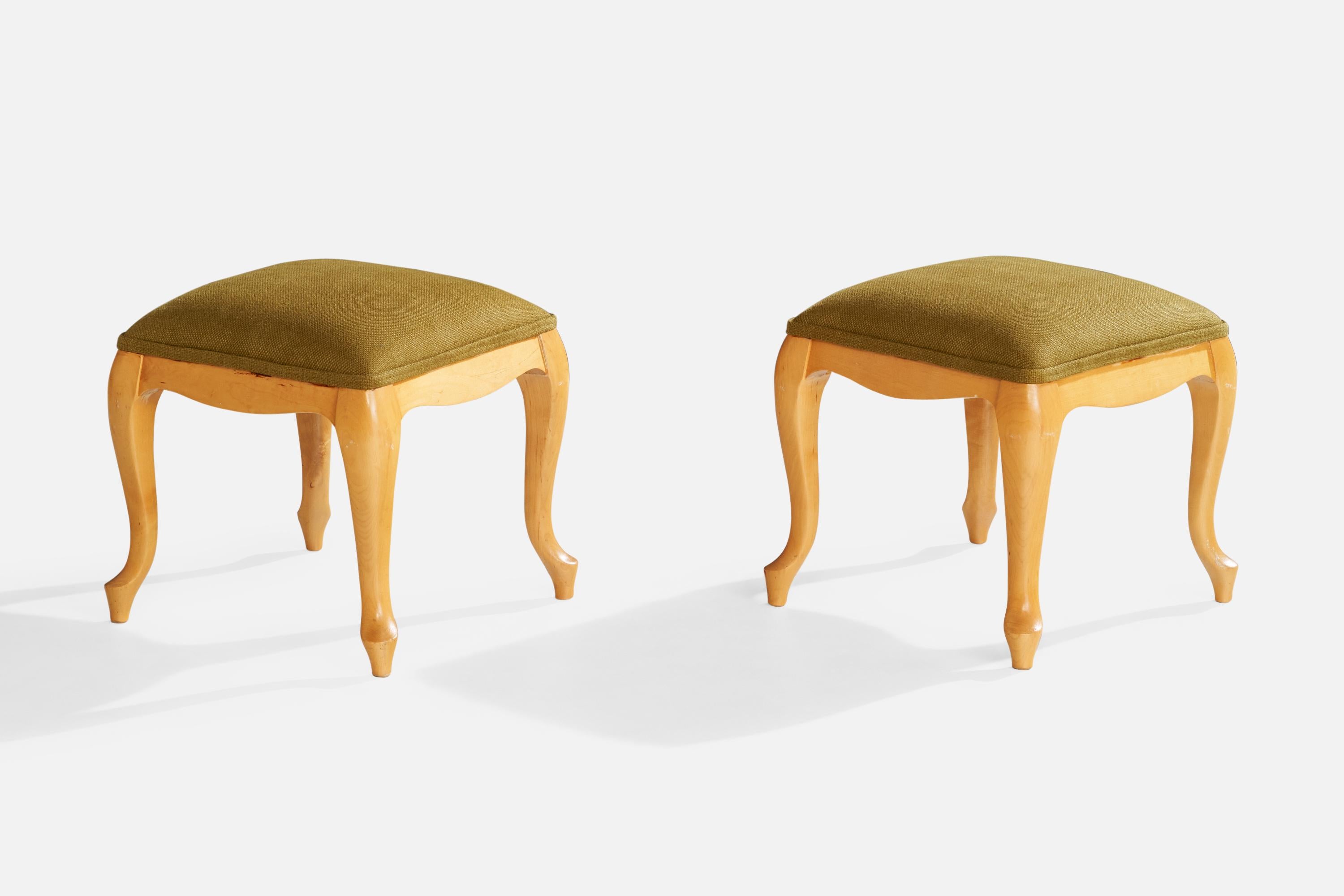 Paire de tabourets en bouleau et tissu vert conçus et fabriqués en Suède, c.C. 1920.

Dimensions : 15,5