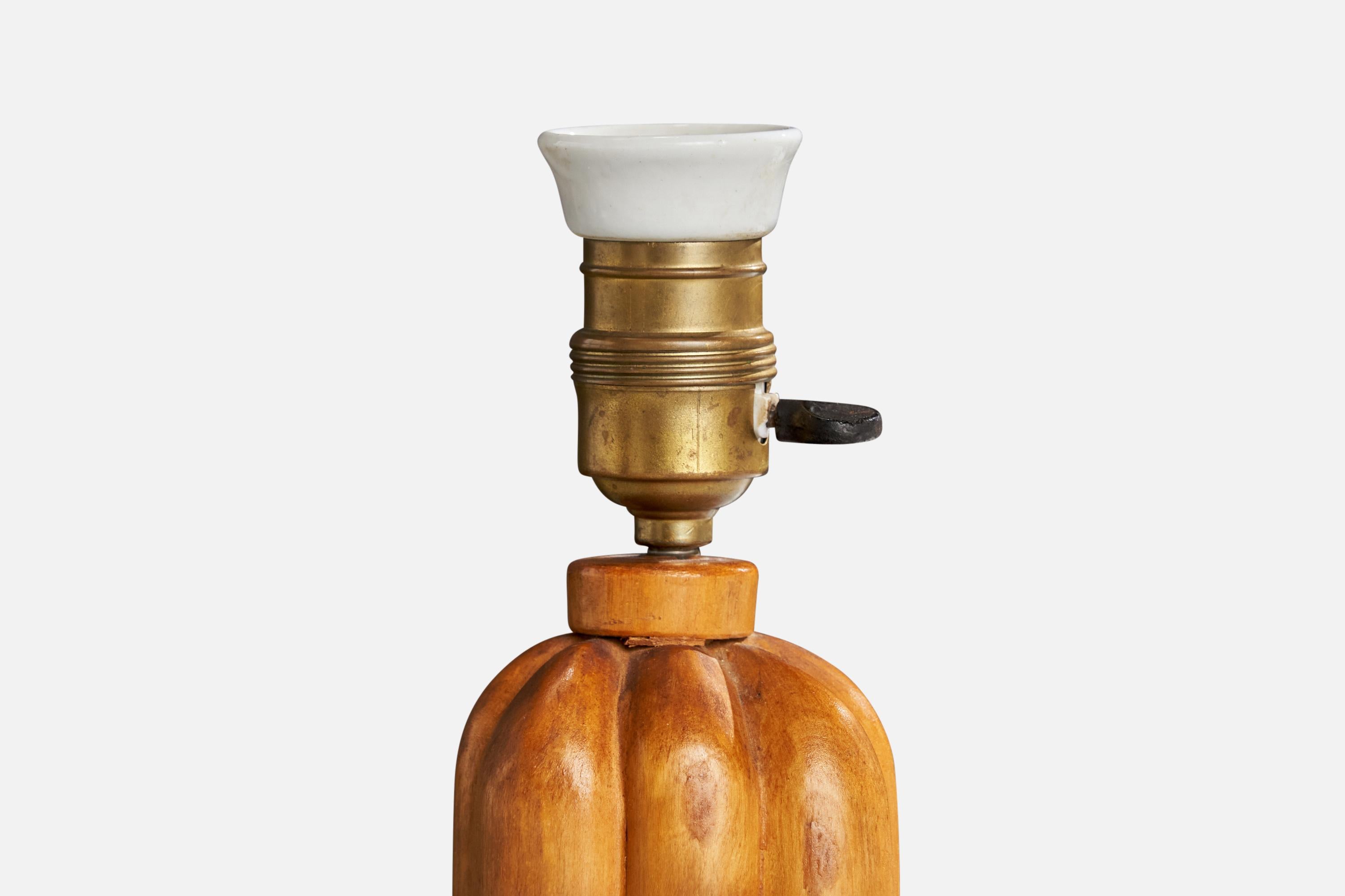 Designer suédois, lampe de bureau, bouleau, laiton, Suède, années 1920 Bon état - En vente à High Point, NC
