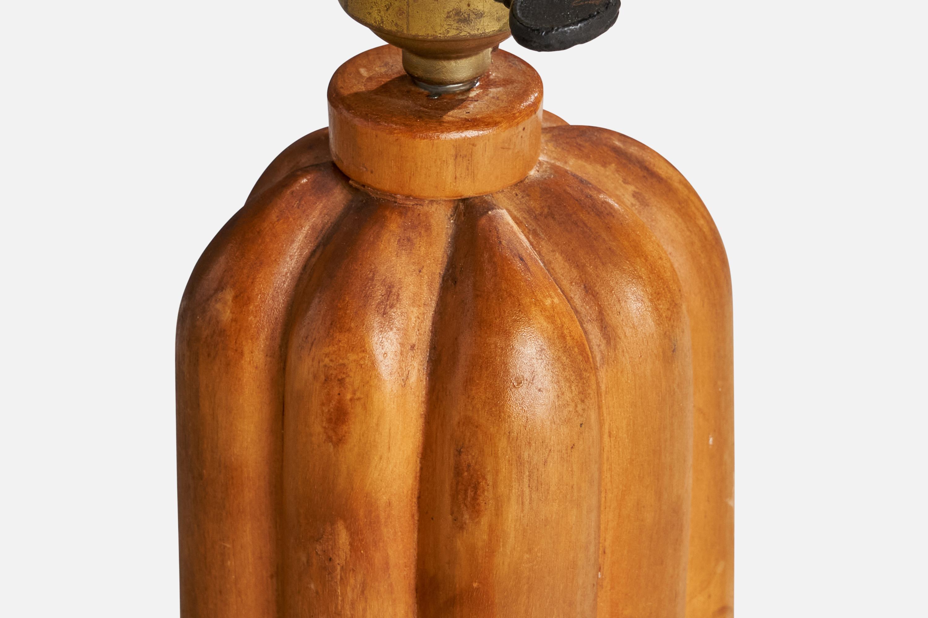 Début du 20ème siècle Designer suédois, lampe de bureau, bouleau, laiton, Suède, années 1920 en vente