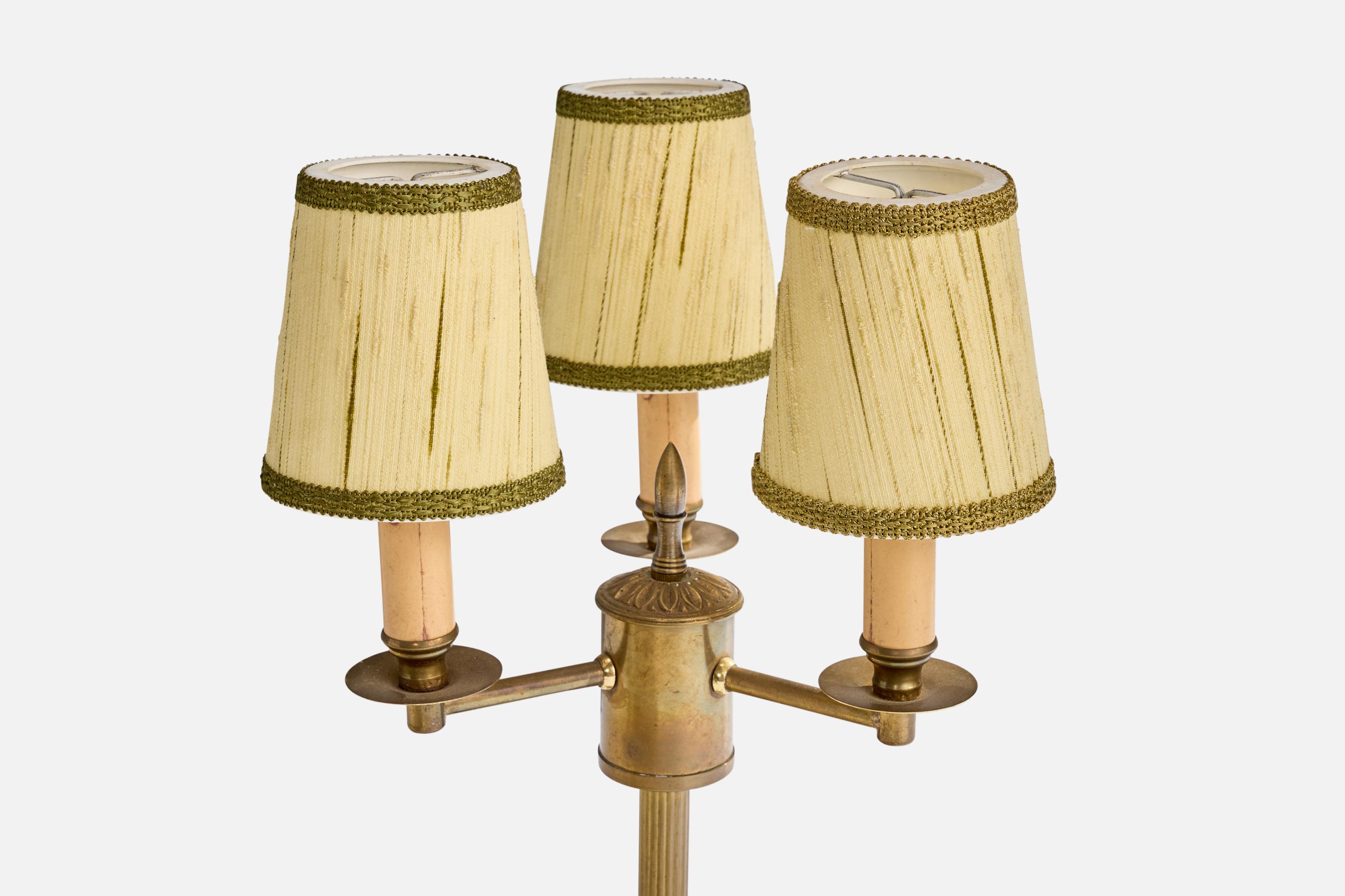 Schwedischer Designer, Tischlampe, Messing, Stoff, Bakelit, Schweden, 1930er Jahre im Zustand „Gut“ im Angebot in High Point, NC