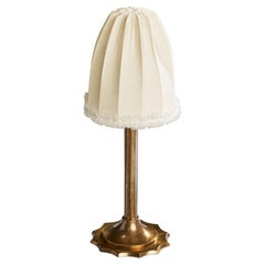 Diseñador sueco, lámpara de mesa, latón, tela, Suecia, década de 1920