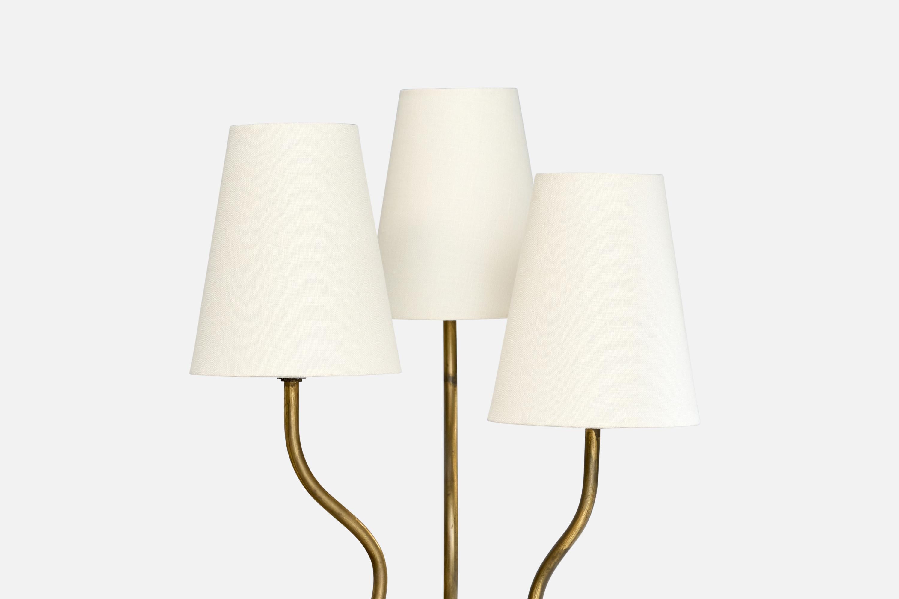 Designer suédois, lampe de bureau, laiton, tissu, Suède, années 1930 Bon état - En vente à High Point, NC