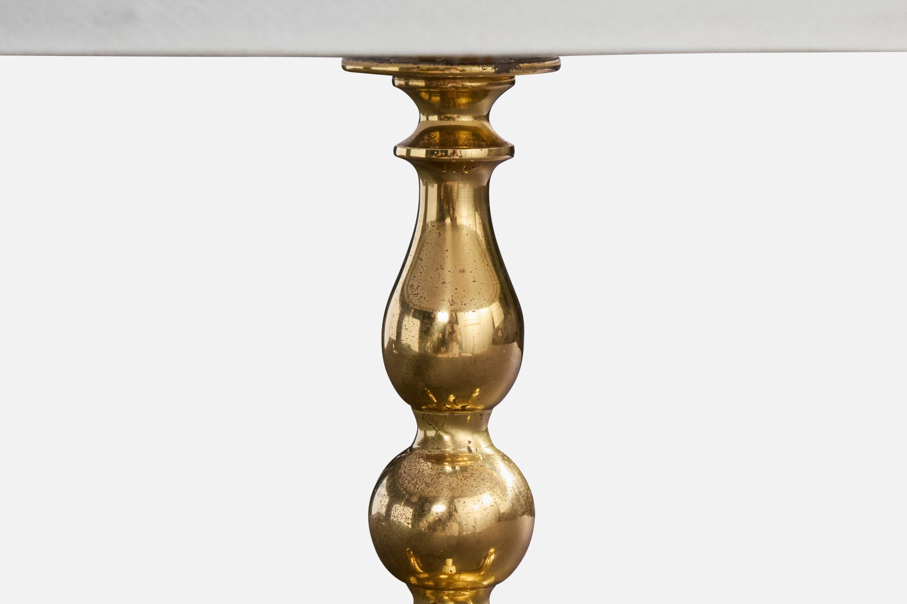 Designer suédois, lampe de bureau, laiton, tissu, Suède, années 1930 Bon état - En vente à High Point, NC