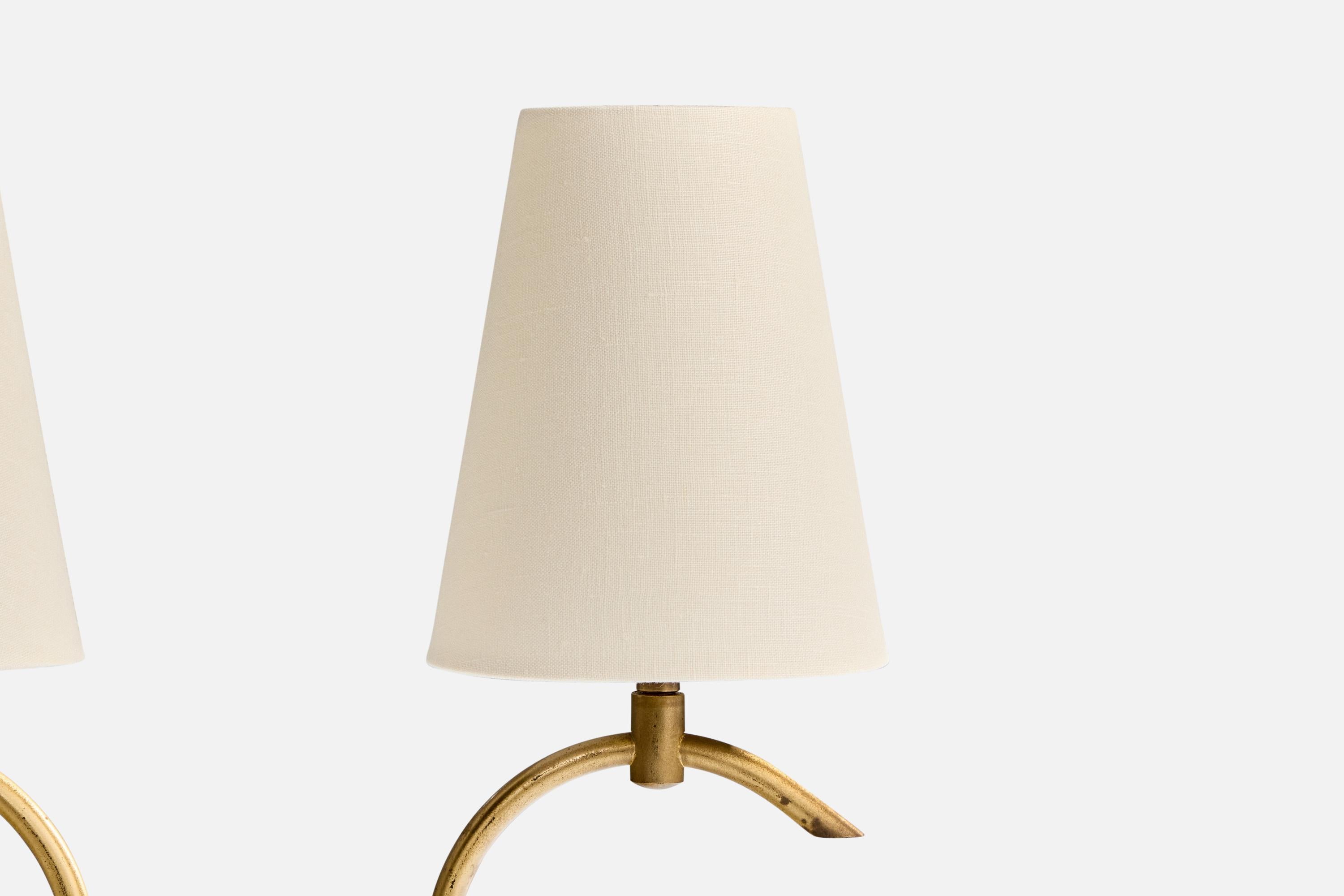 Suédois Créateur suédois, lampe de bureau, laiton, tissu, Suède, 1940 en vente