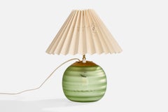 Diseñador sueco, lámpara de mesa, latón, cristal, tela, Suecia, años 30