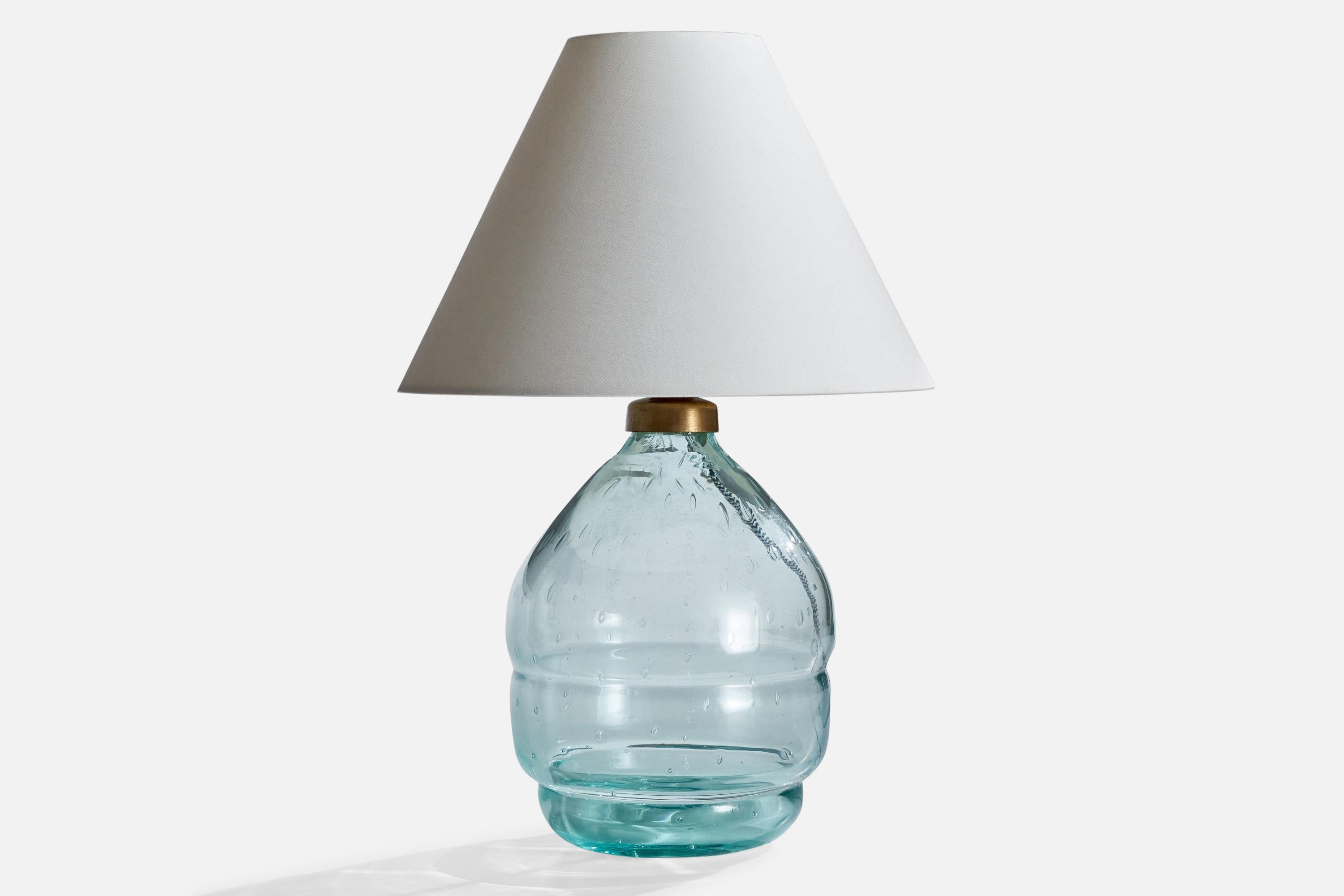 Lampe de table en verre soufflé et laiton, conçue et produite en Suède, années 1930.

Dimensions de la lampe (pouces) : 11.25