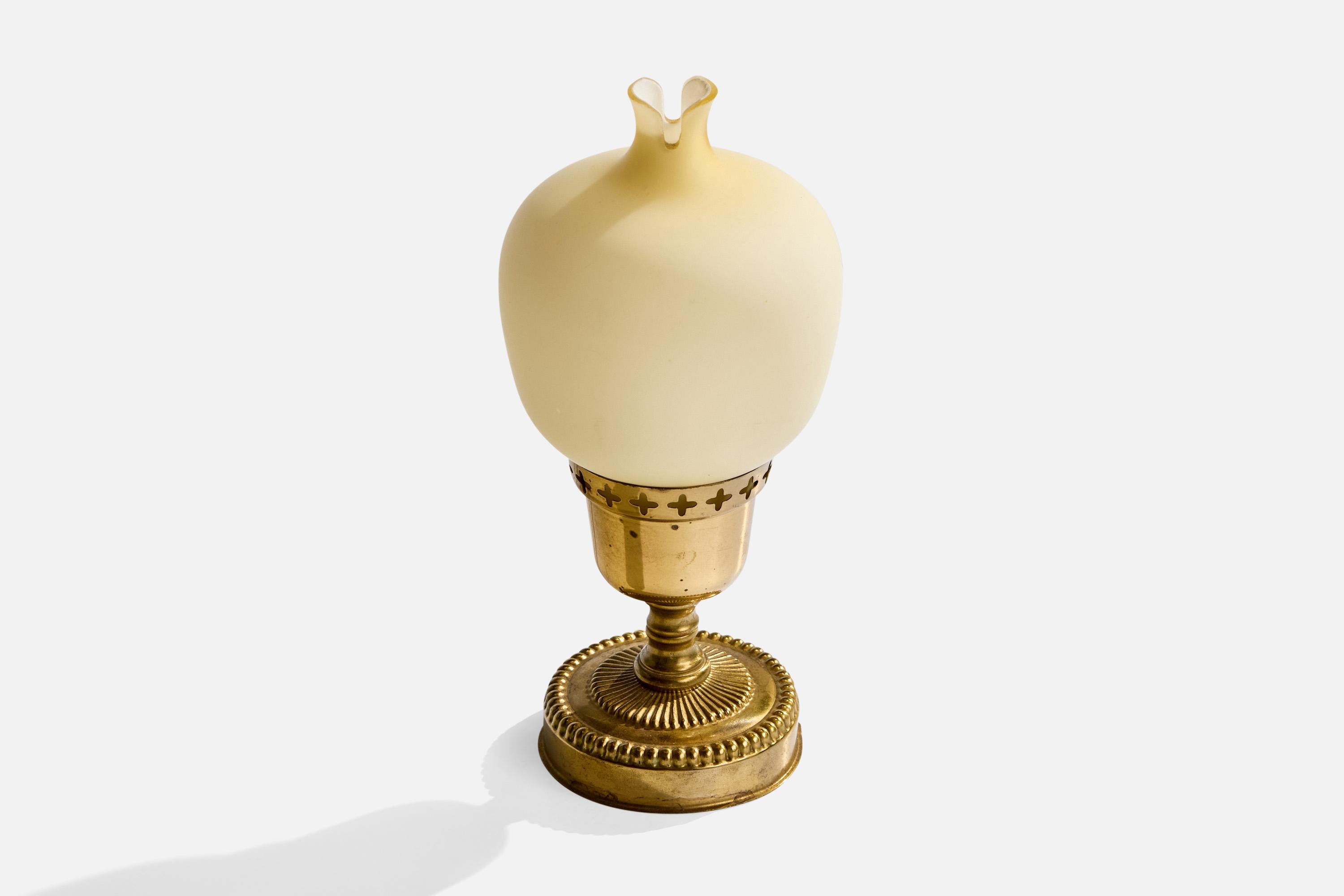 Diseñador sueco, lámpara de mesa, latón, cristal, Suecia, años 40 Escandinavo moderno en venta