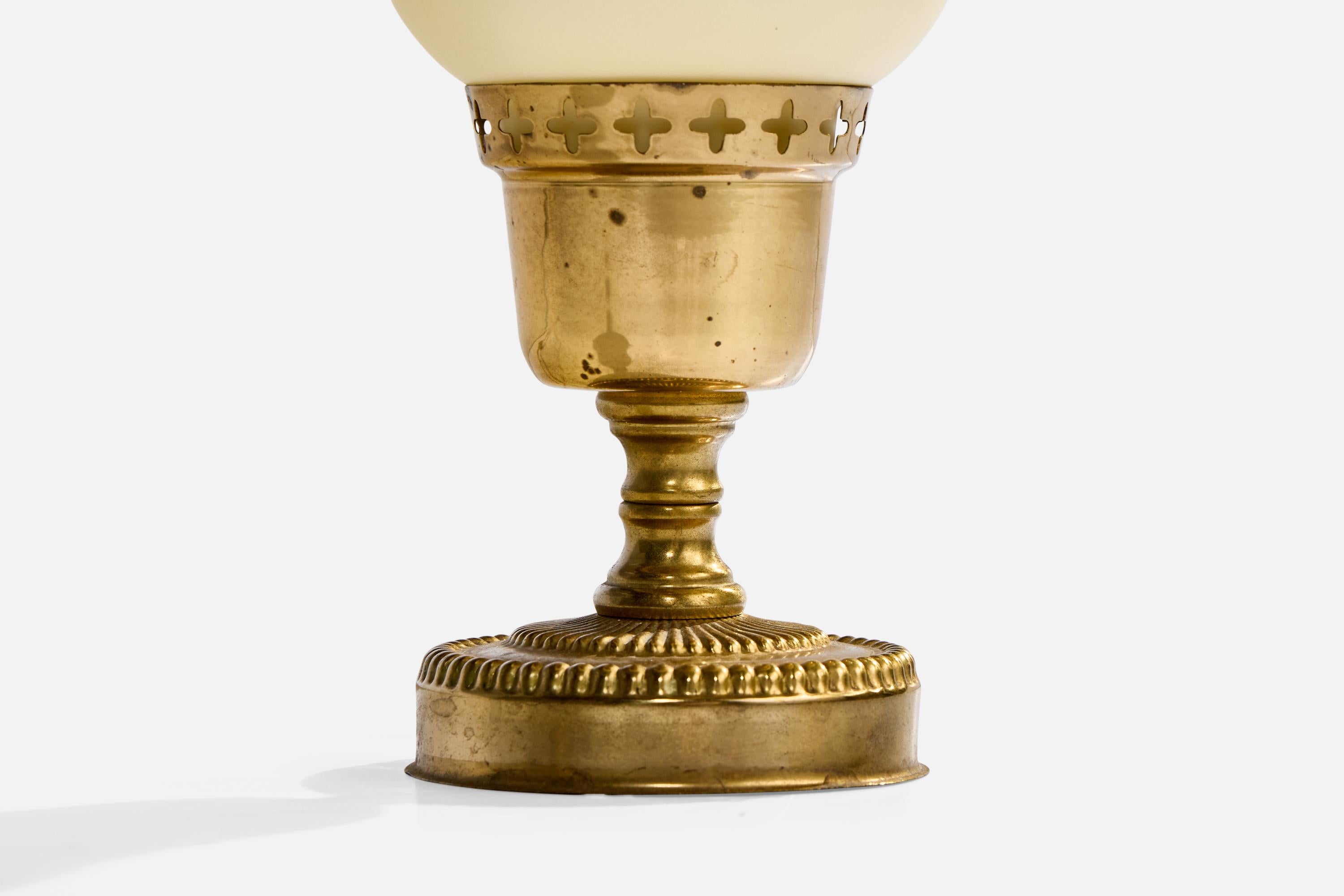Diseñador sueco, lámpara de mesa, latón, cristal, Suecia, años 40 Vidrio en venta