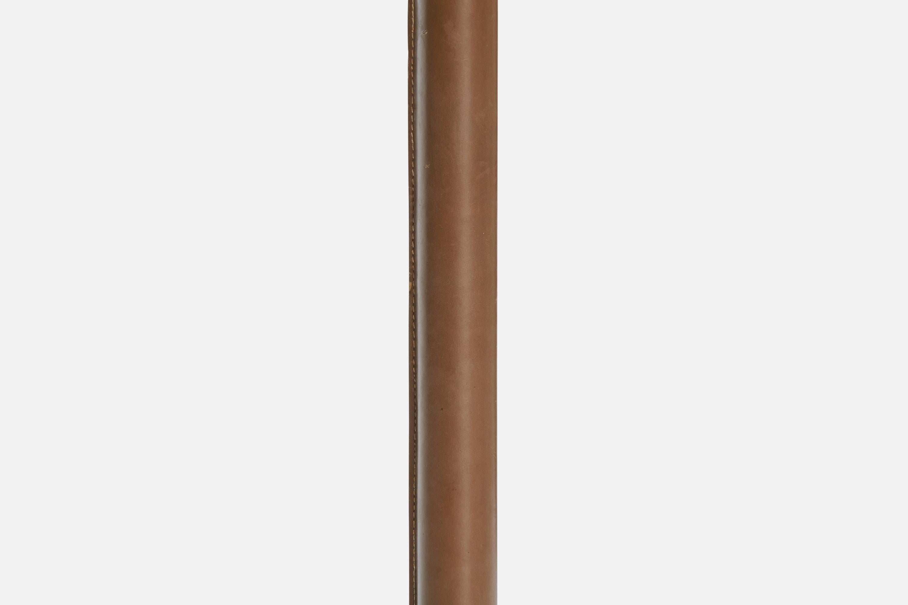 Designer suédois, lampe de bureau, laiton, cuir, verre, Suède, années 1940 en vente 1