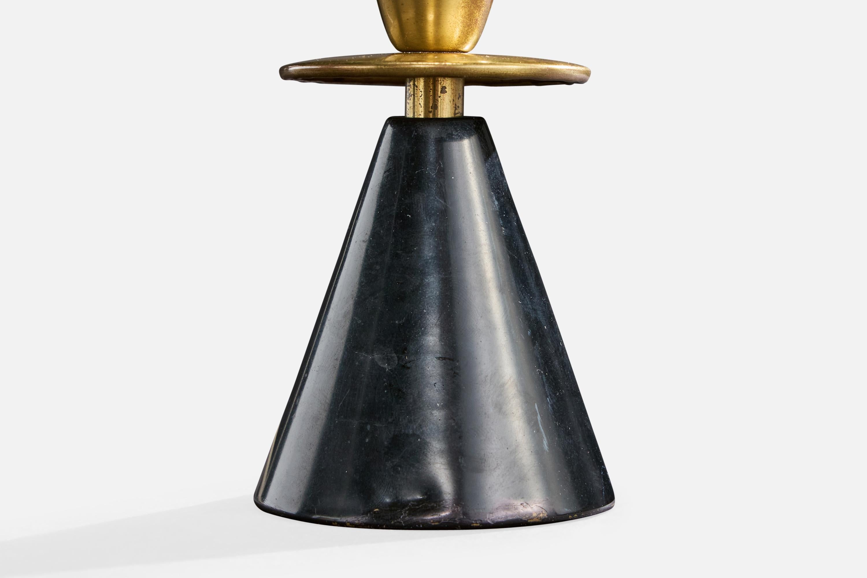 Designer suédois, lampe de bureau, laiton, métal, tissu, Suède, années 1940 en vente 1