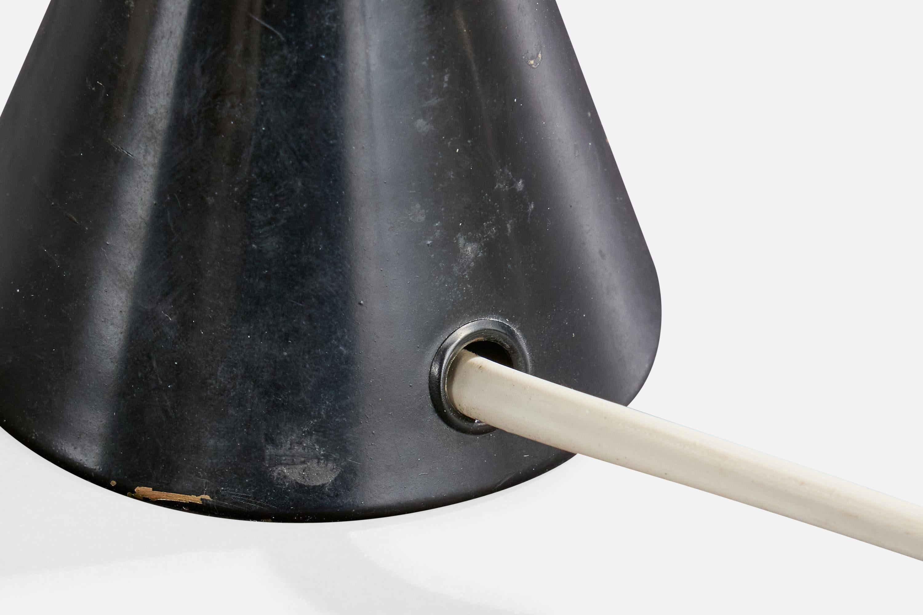 Designer suédois, lampe de bureau, laiton, métal, tissu, Suède, années 1940 en vente 2