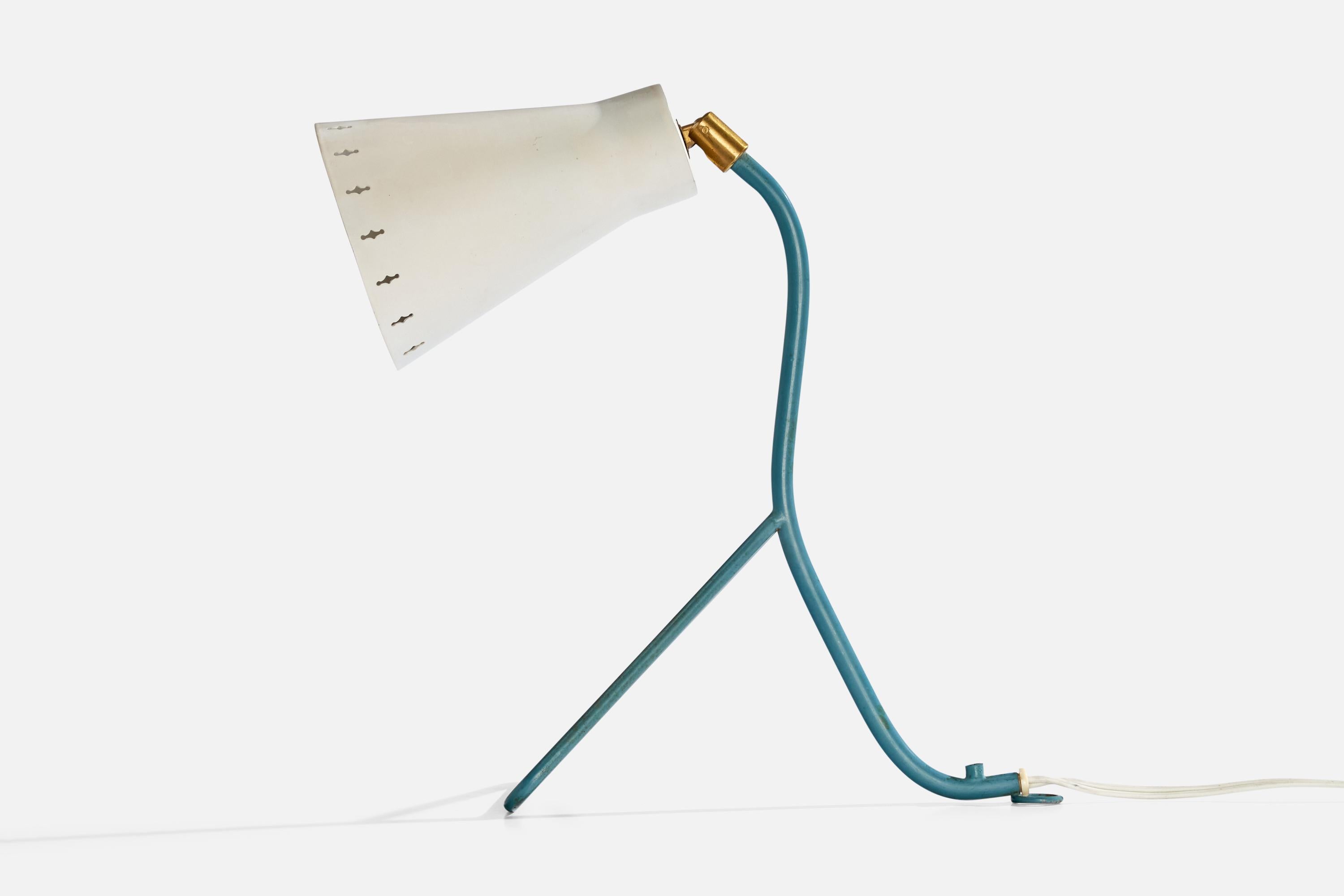 Lampe de table en métal laqué bleu blanc et laiton, conçue et produite en Suède, C.1950.

Dimensions de la lampe avec abat-jour (pouces) : 16