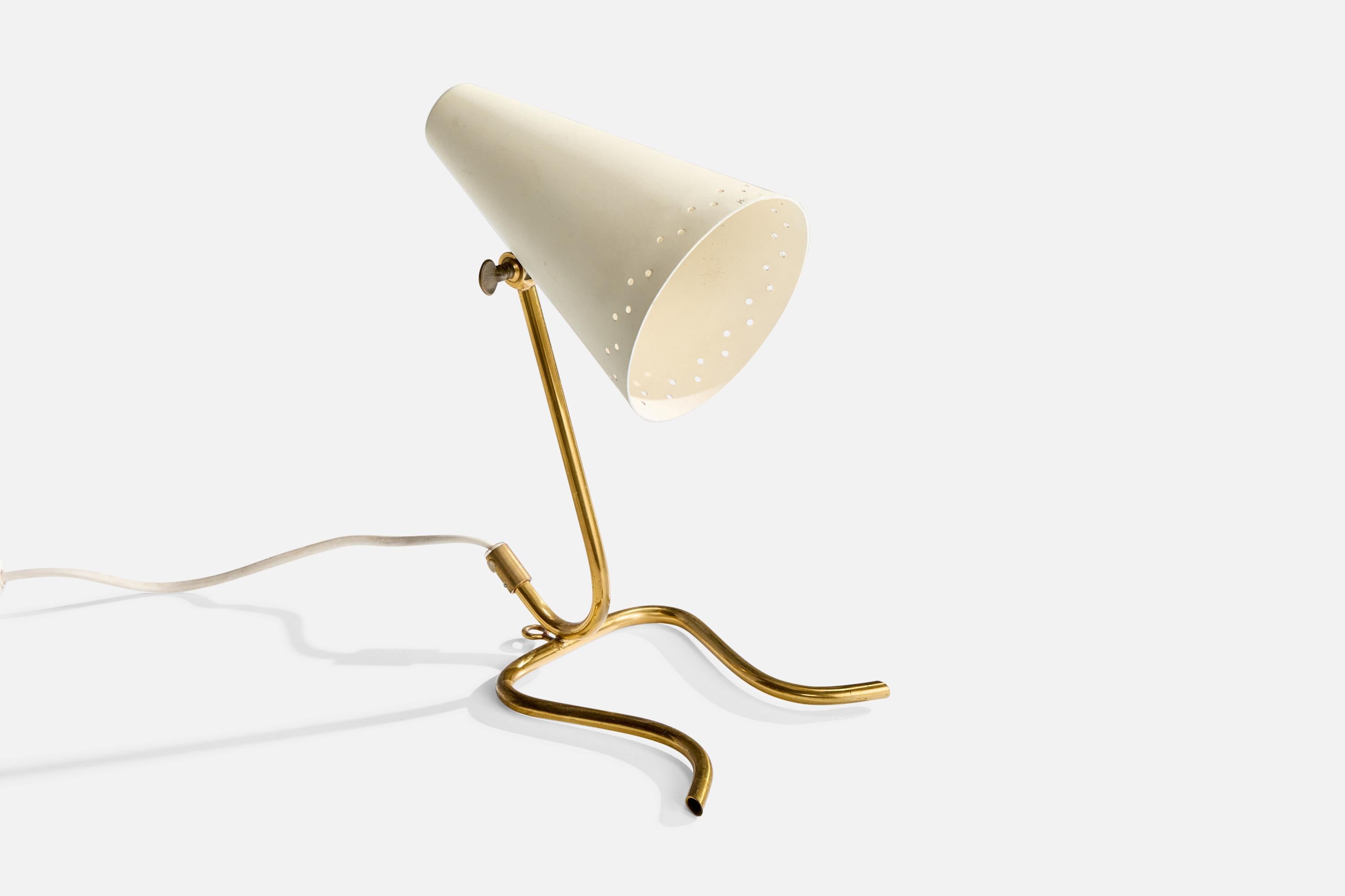 An adjustable brass and white-lacquered metal table lamp designed and produced in Sweden, c. 1950s.

Dimensions of Lamp (inches): 11.25