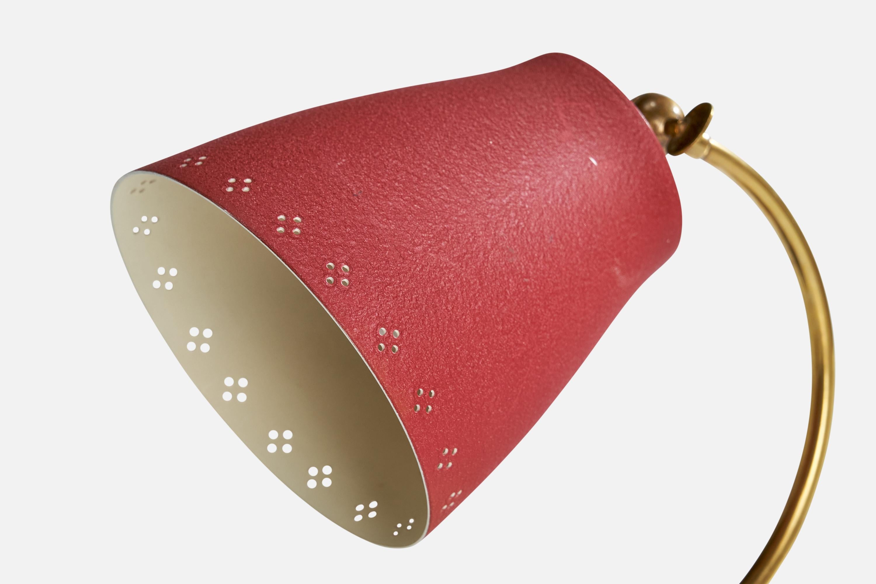 Designer suédois, lampe de bureau, laiton, métal, Suède, années 1950 Bon état - En vente à High Point, NC
