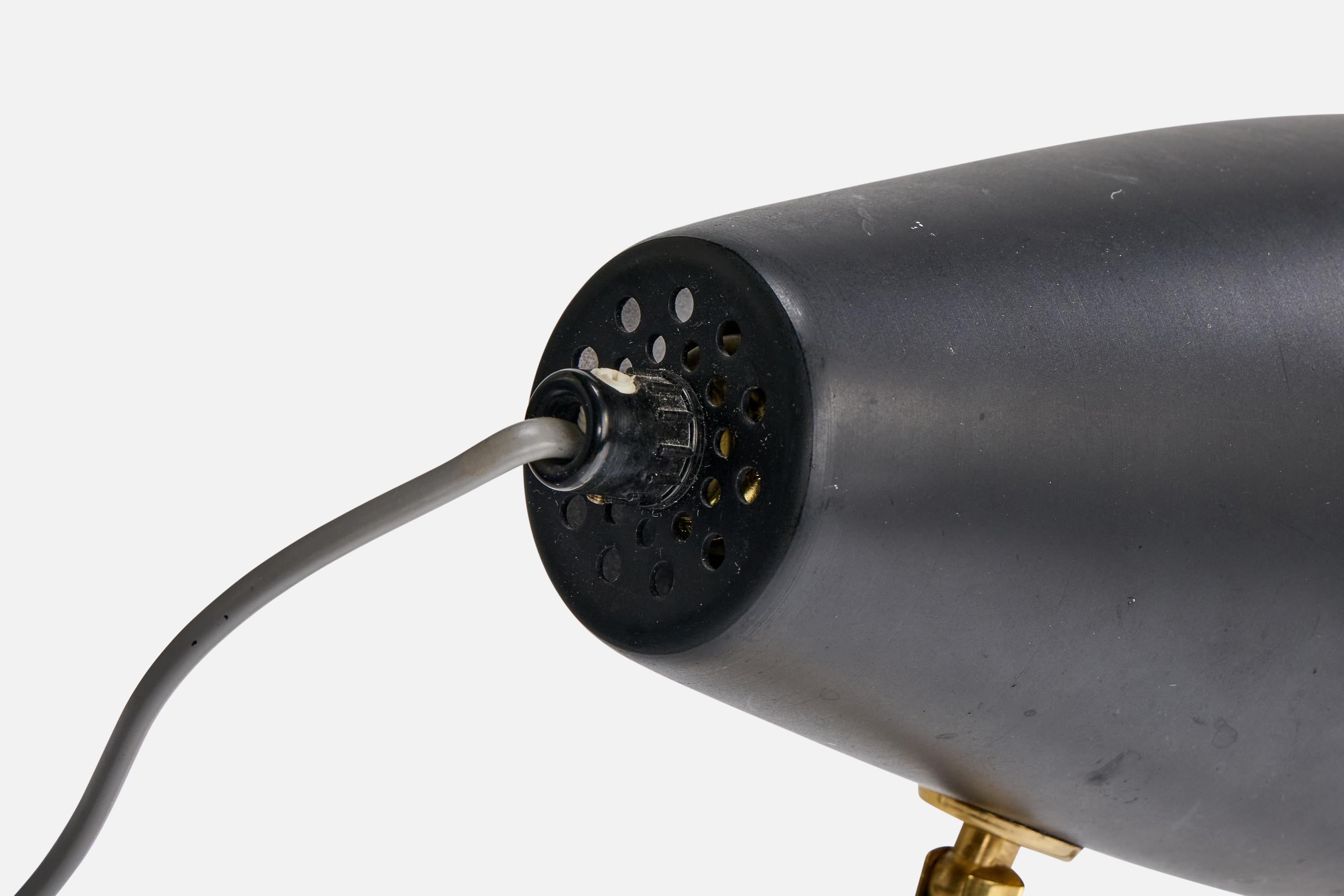 Designer suédois, lampe de bureau, laiton, métal, Suède, années 1950 Bon état - En vente à High Point, NC