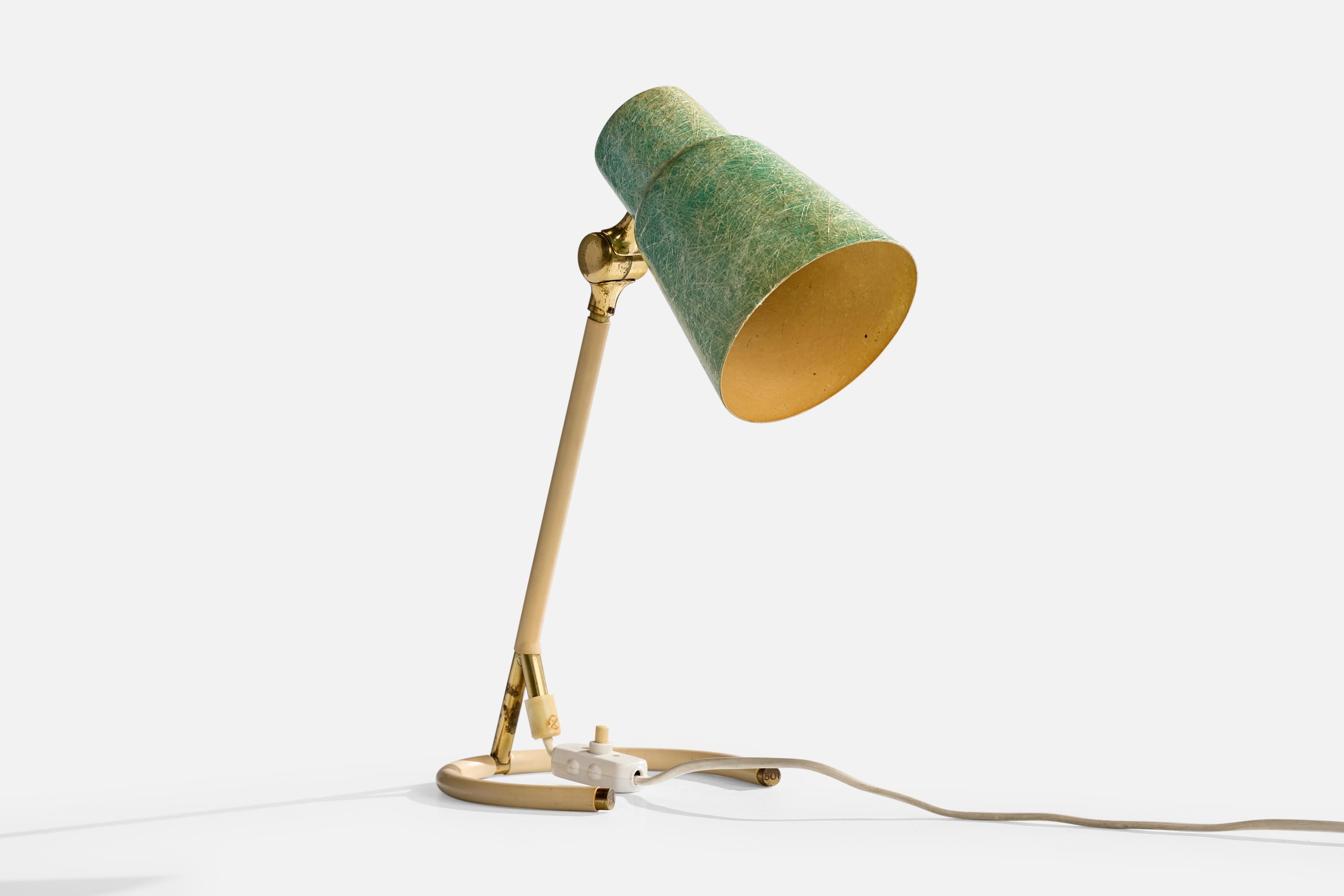 Suédois Lampe de table de designer suédois, laiton, caoutchouc, fibre de verre, Suède, années 1950 en vente