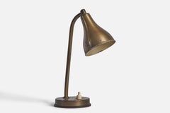 Diseñador sueco, lámpara de mesa, latón, Suecia, años 1940