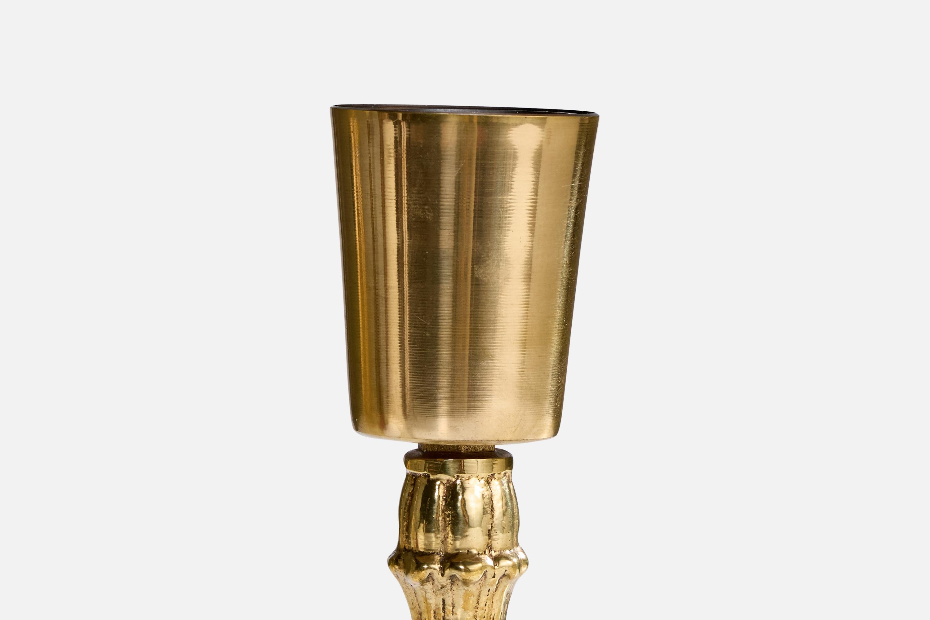 Suédois Designer suédois, lampe de table, laiton, Suède, années 1940 en vente