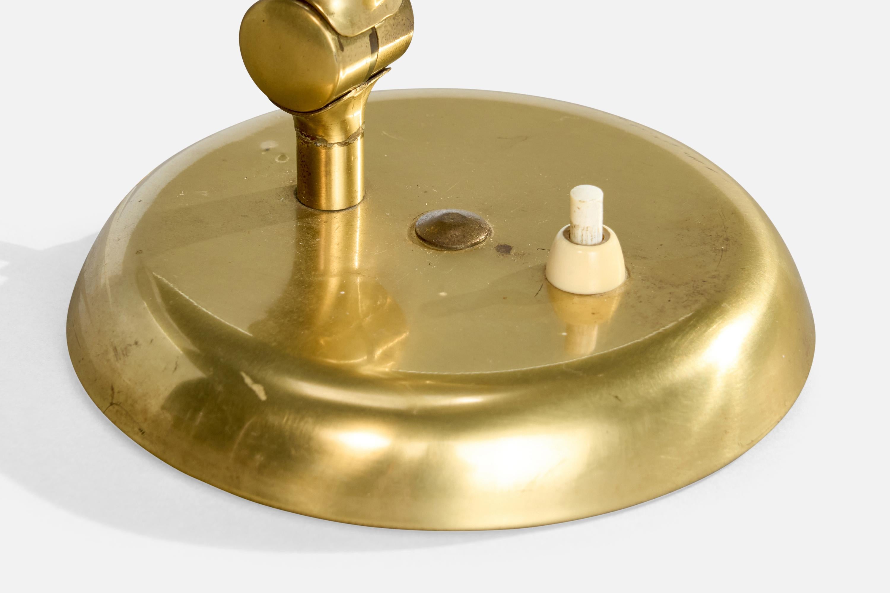 Designer suédois, lampe de table, laiton, Suède, années 1950 en vente 4