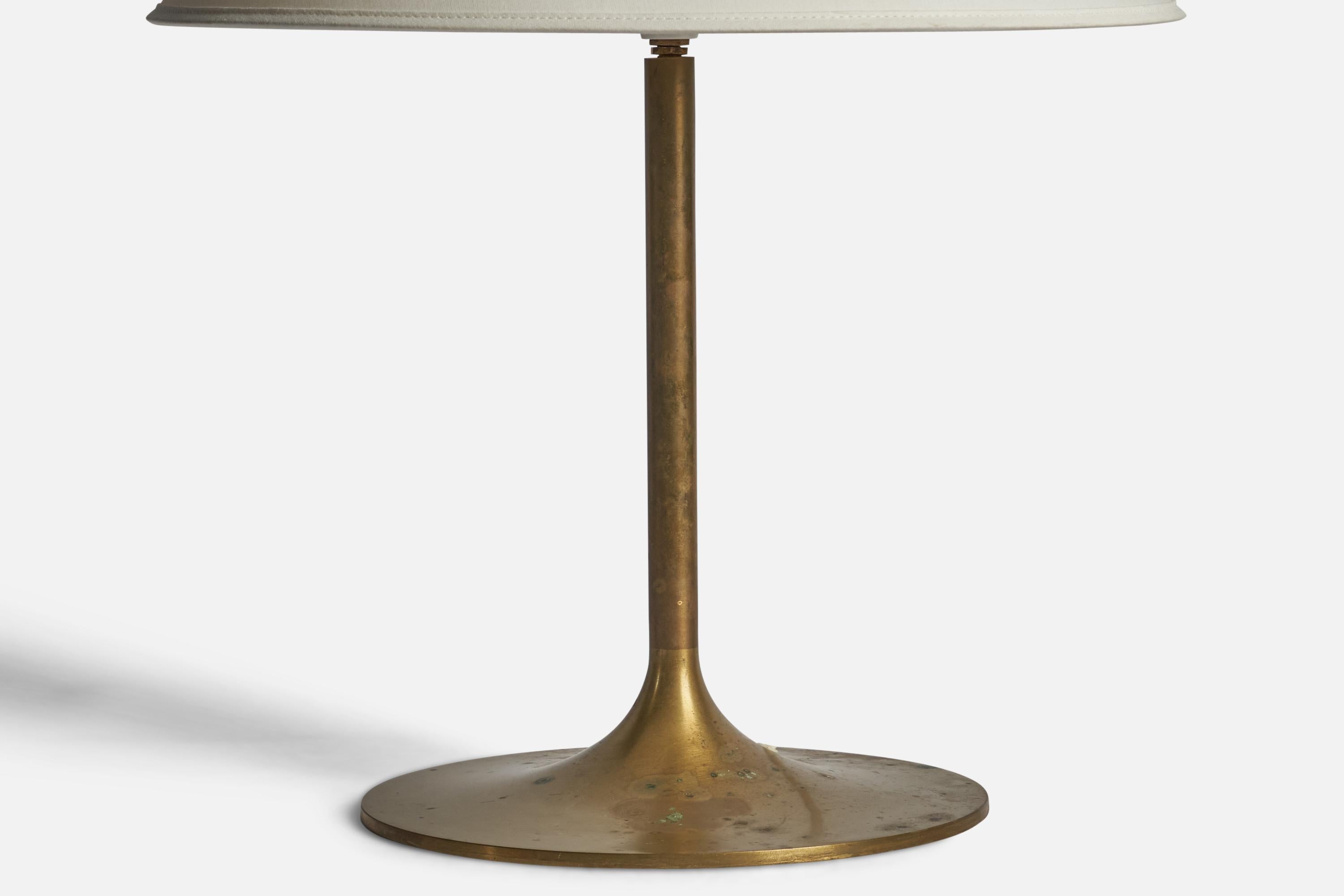 Swedish Designer, Table Lamp, Brass, Sweden, 1950s In Good Condition For Sale In High Point, NC