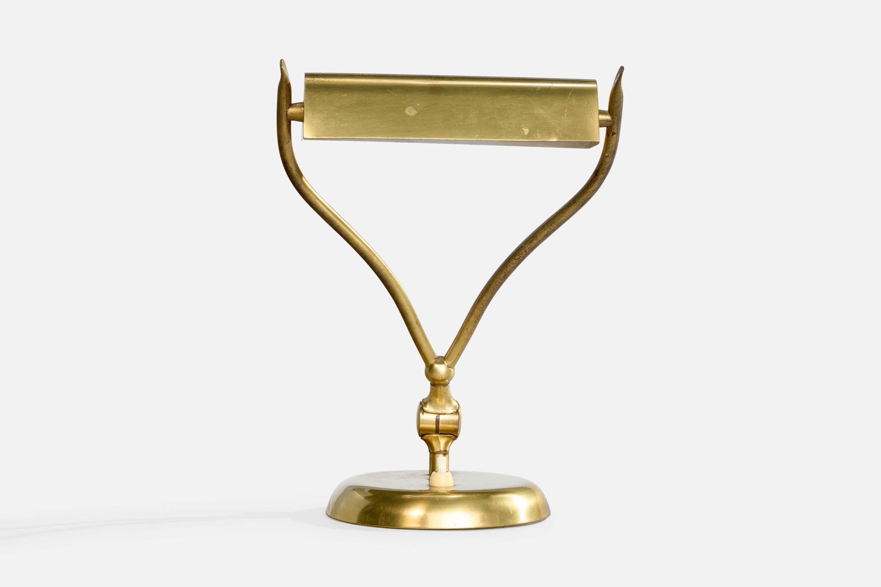 Designer suédois, lampe de table, laiton, Suède, années 1950 Bon état - En vente à High Point, NC