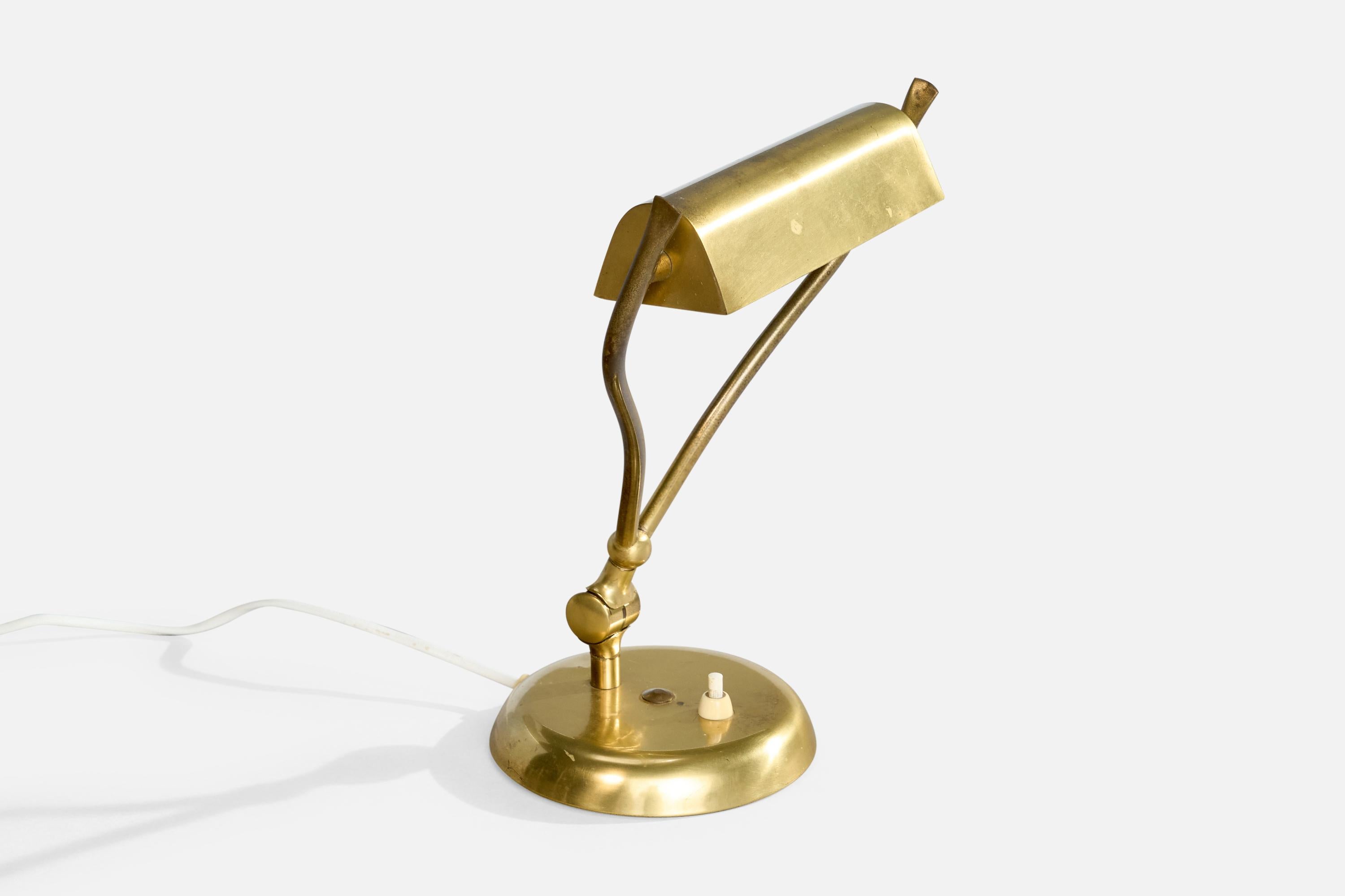 Milieu du XXe siècle Designer suédois, lampe de table, laiton, Suède, années 1950 en vente