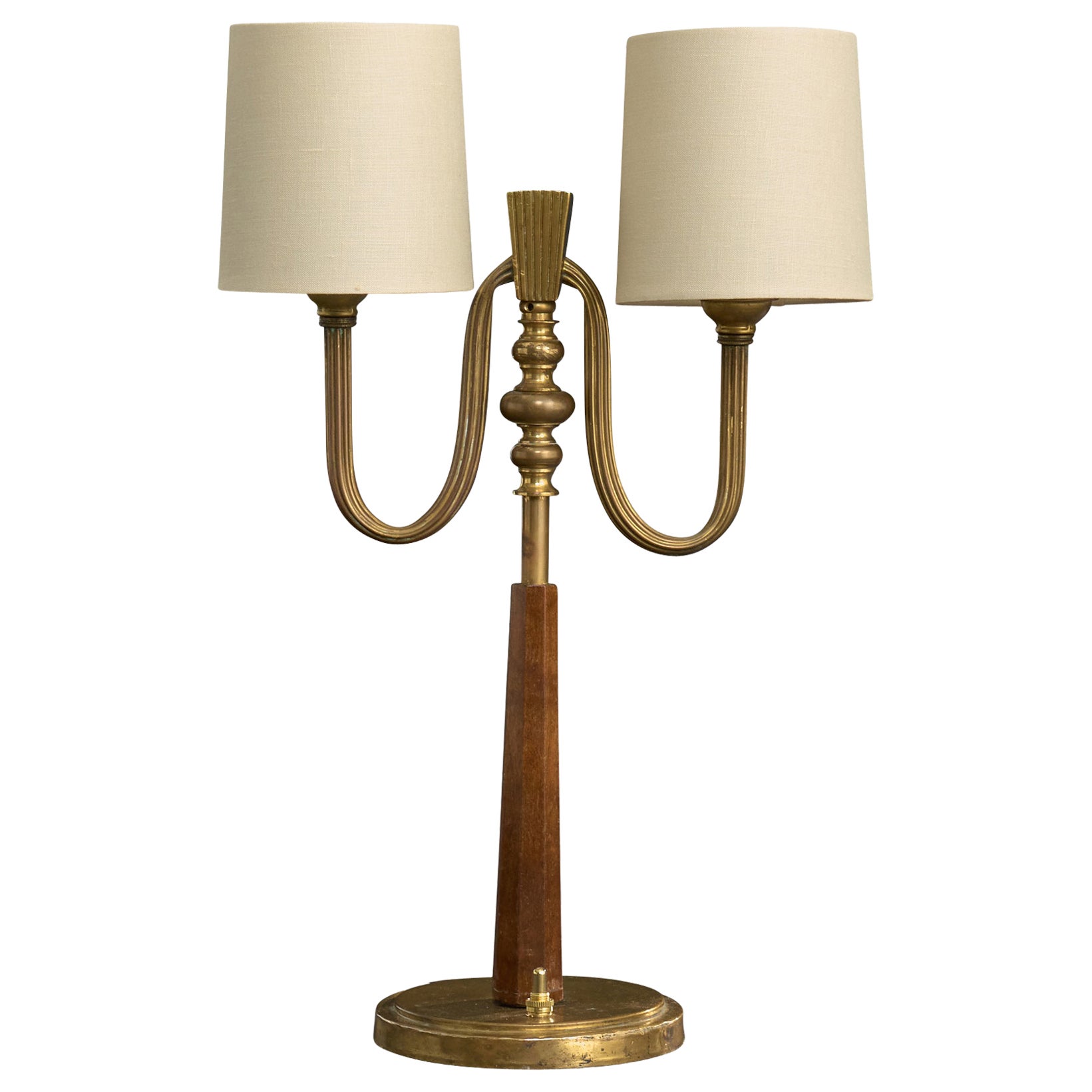 Designer suédois, lampe de table, laiton, Wood, tissu, Suède, années 1940
