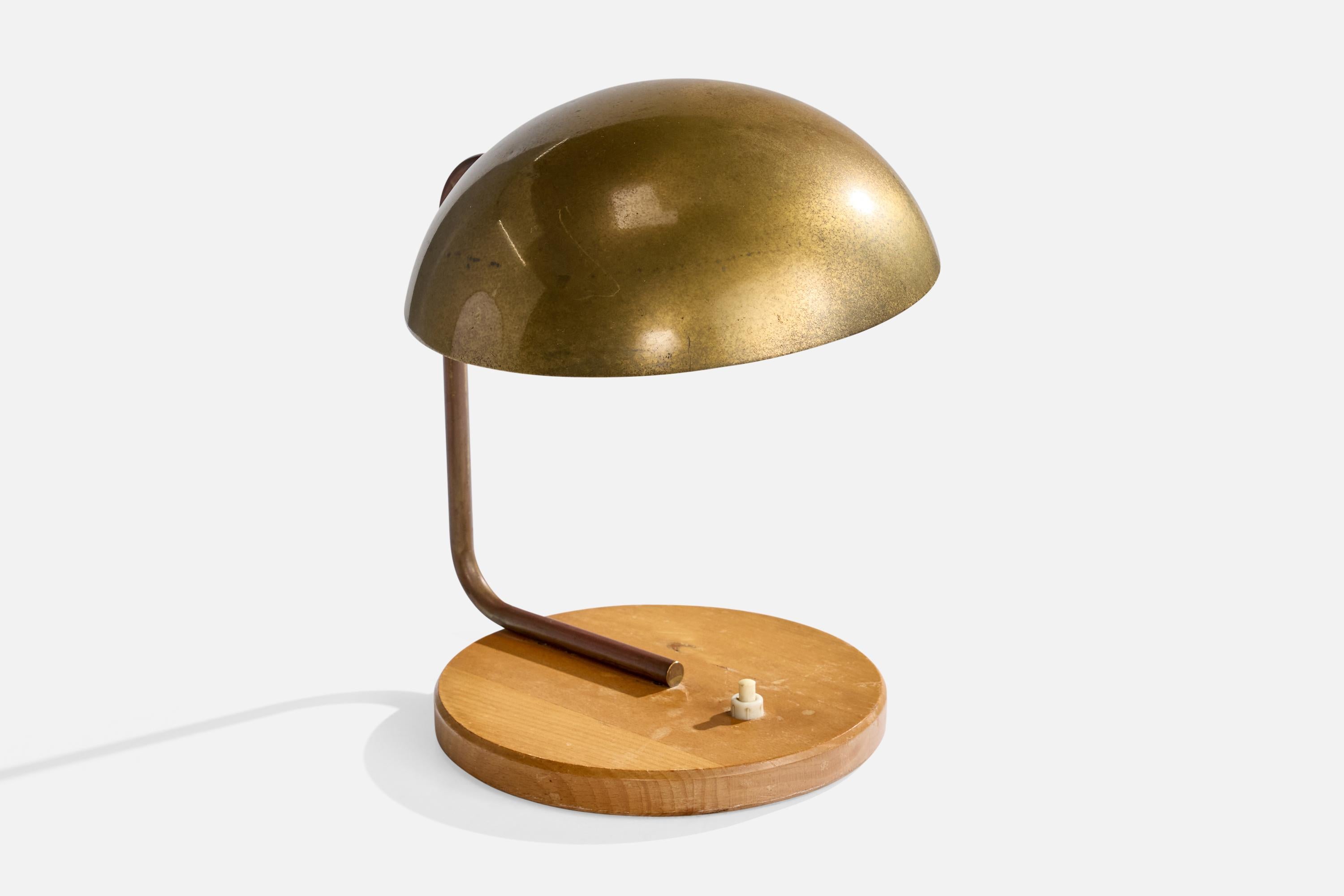 Suédois Designer suédois, lampe de table, laiton, Wood, Suède, années 1930 en vente