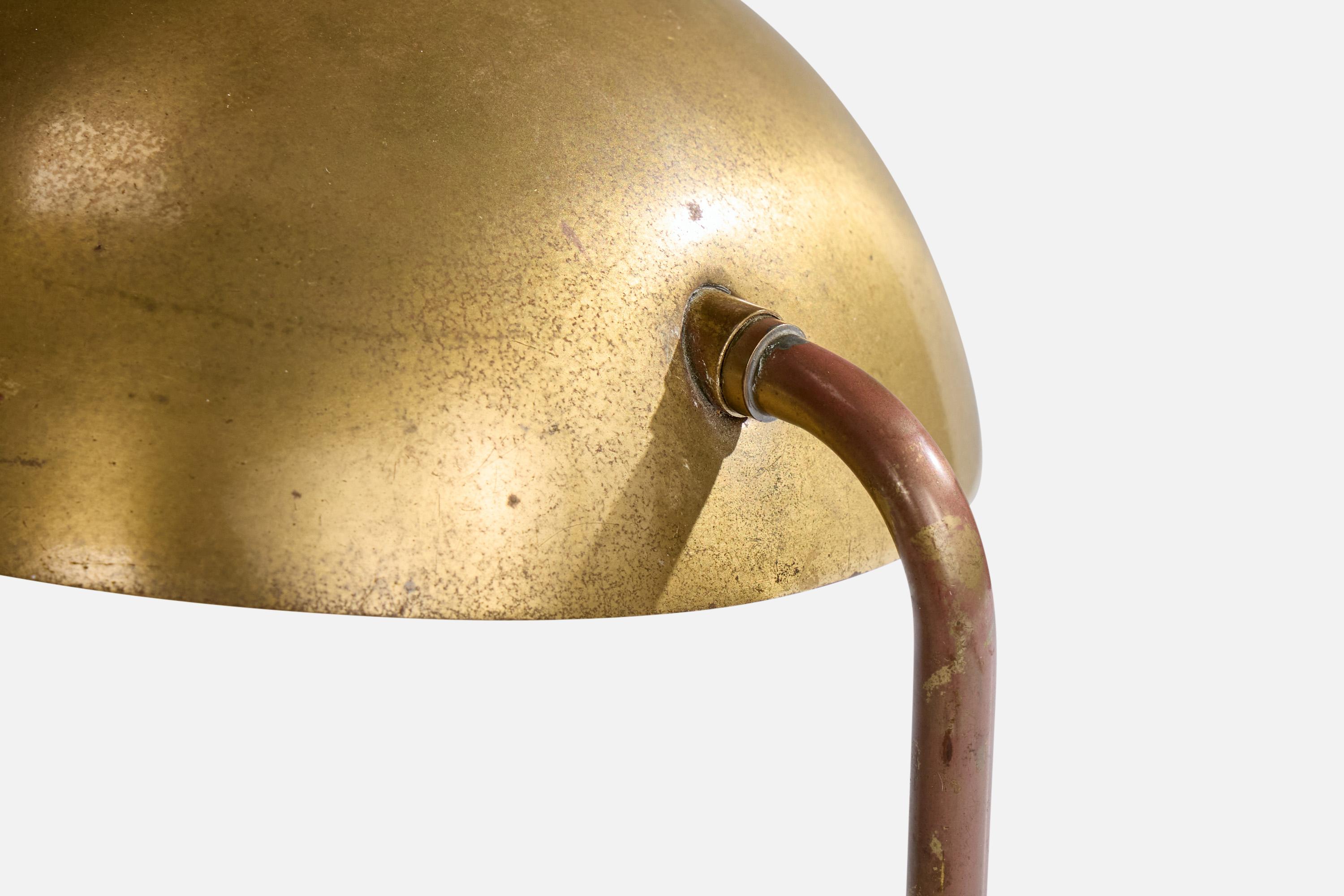 Laiton Designer suédois, lampe de table, laiton, Wood, Suède, années 1930 en vente