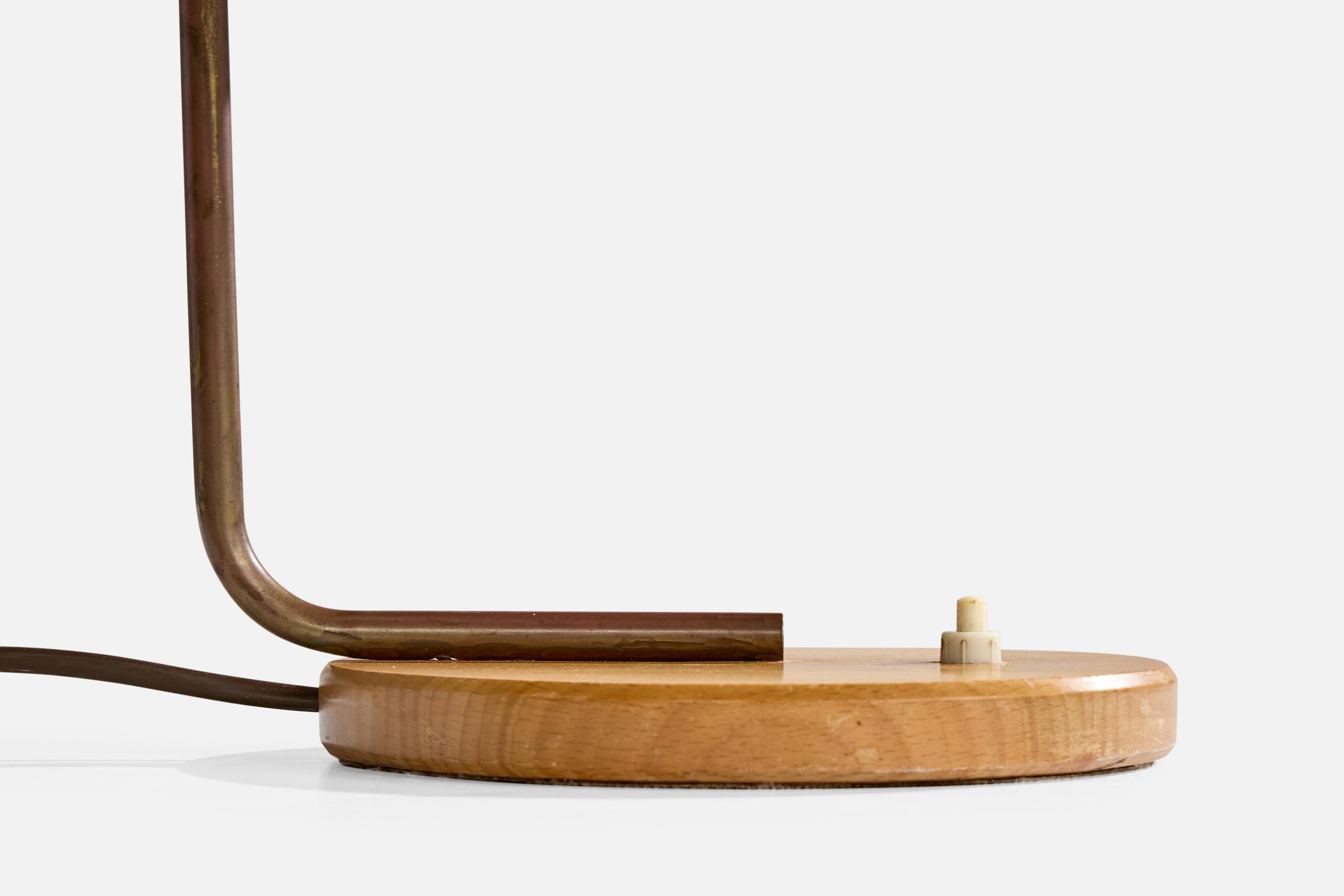 Designer suédois, lampe de table, laiton, Wood, Suède, années 1930 en vente 2