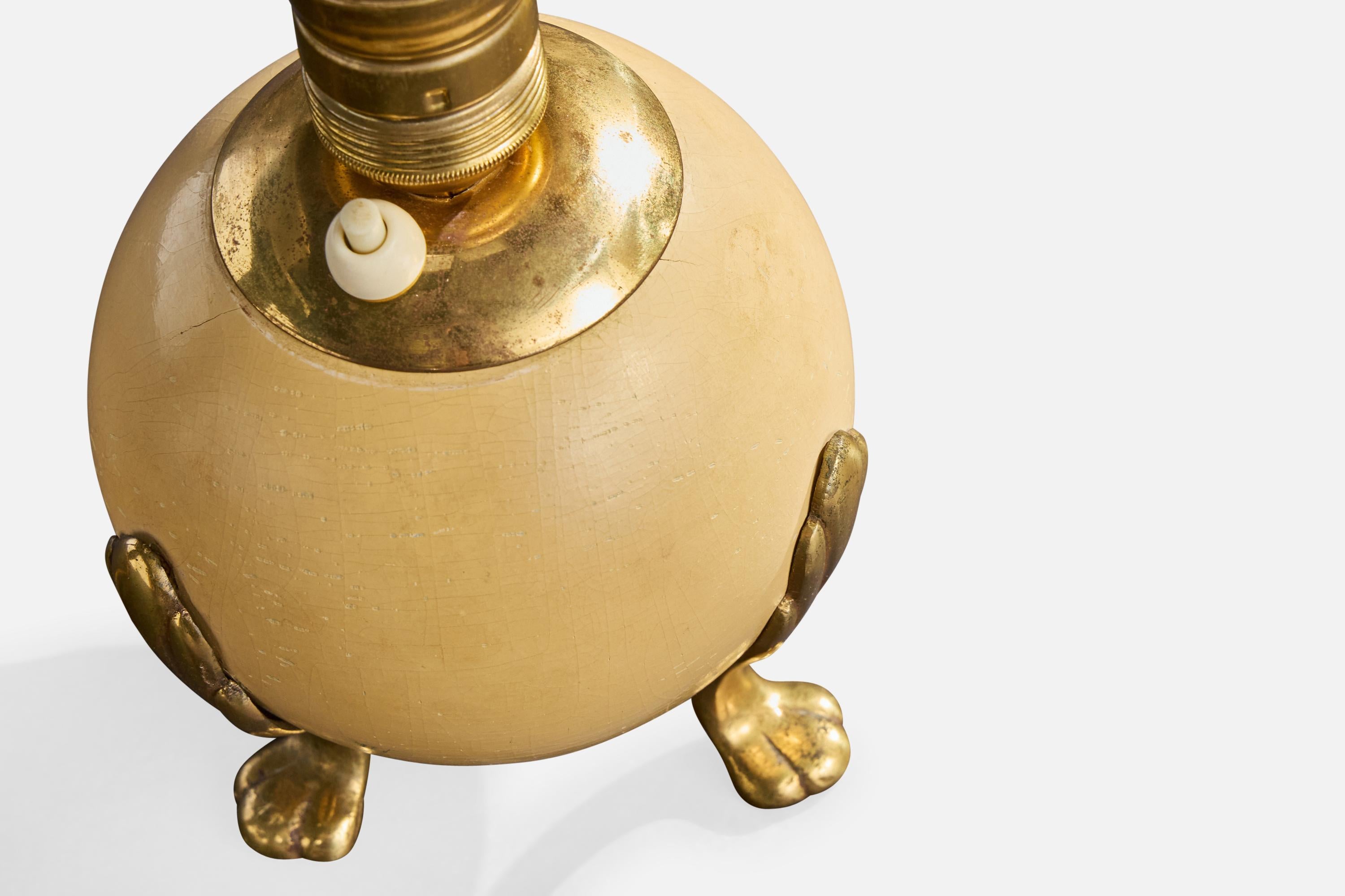 Suédois Designer suédois, lampe de table, laiton, Wood, Suède, années 1940 en vente