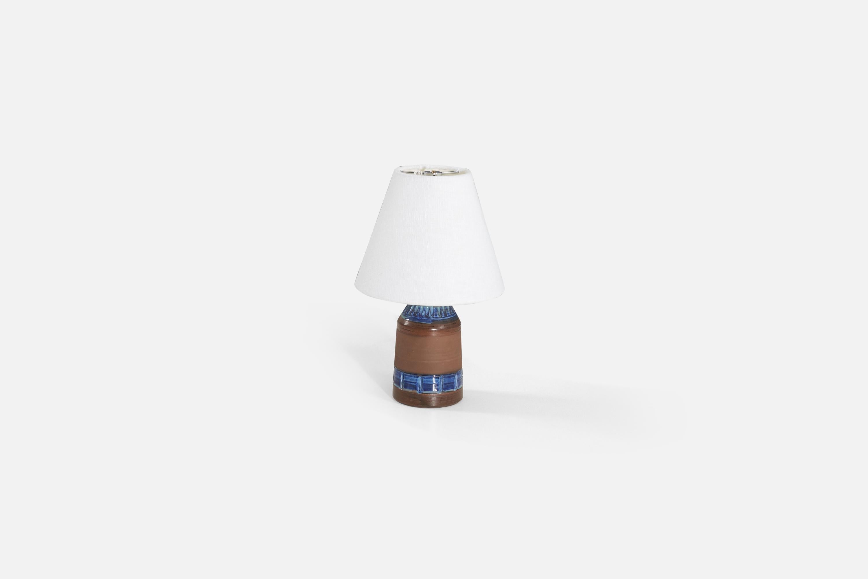 Swedish Designer, Table Lamp, Brown and Blue-Glazed Stoneware, Sweden, 1950s In Good Condition In High Point, NC