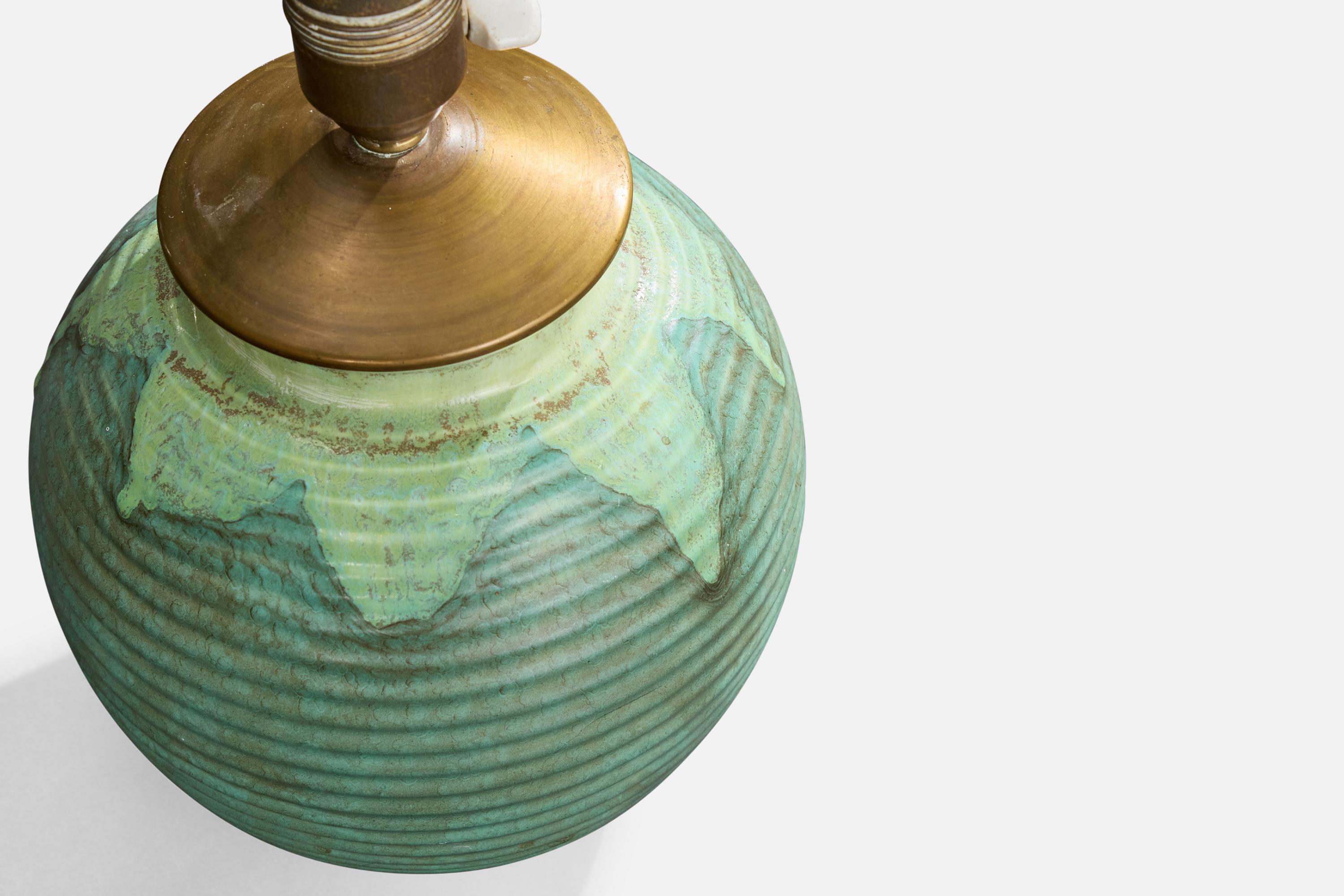 Designer suédois, lampe de bureau, céramique, laiton, Suède, années 1930 Bon état - En vente à High Point, NC