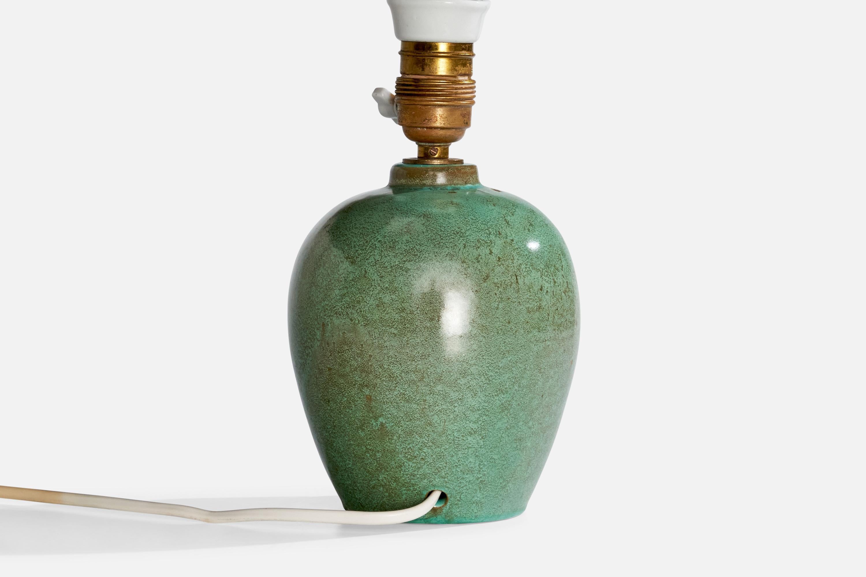 Designer suédois, lampe de bureau, céramique, laiton, Suède, années 1940 Bon état - En vente à High Point, NC