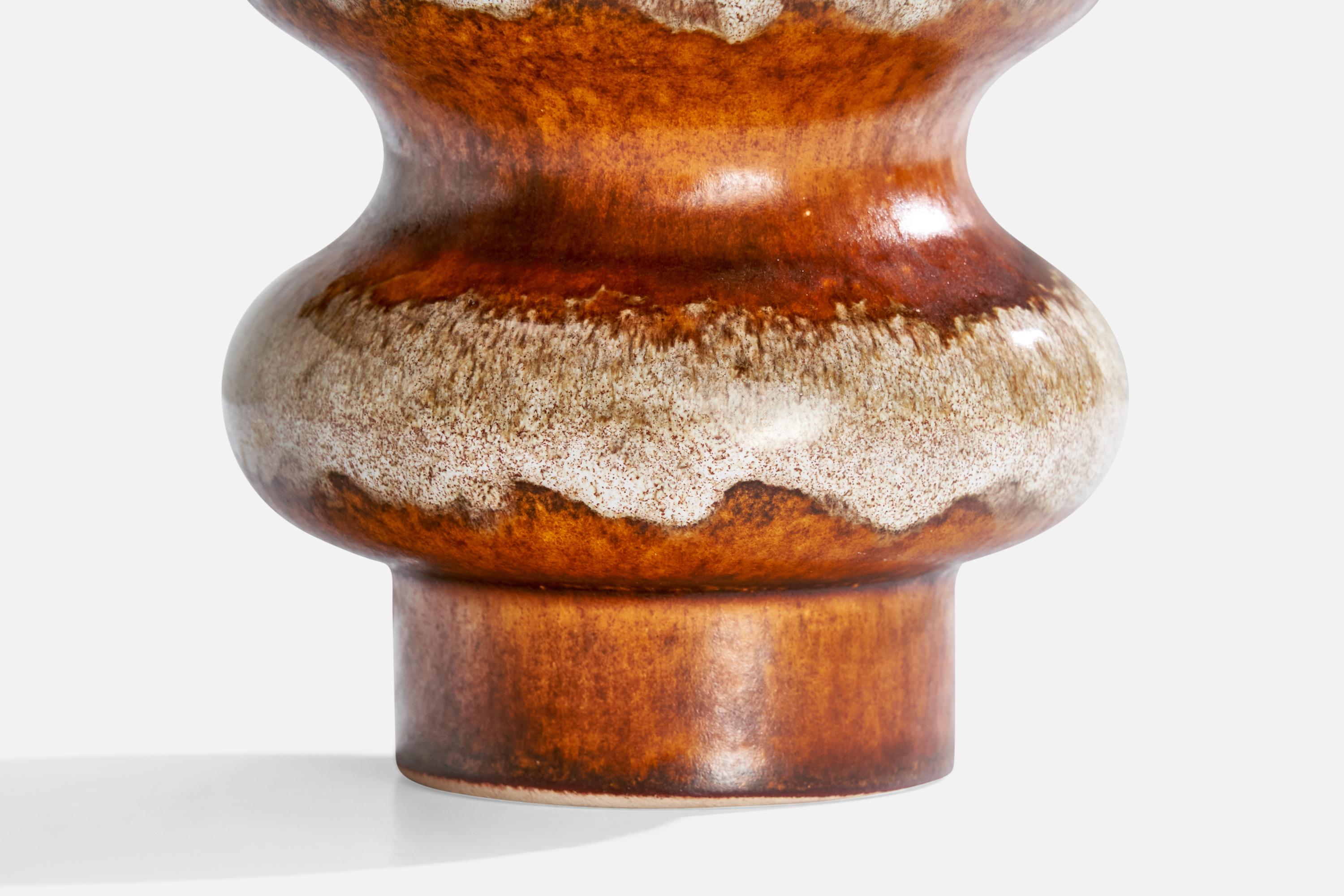 Designer suédois, lampe de bureau, céramique, tissu, Suède, 1970 en vente 1