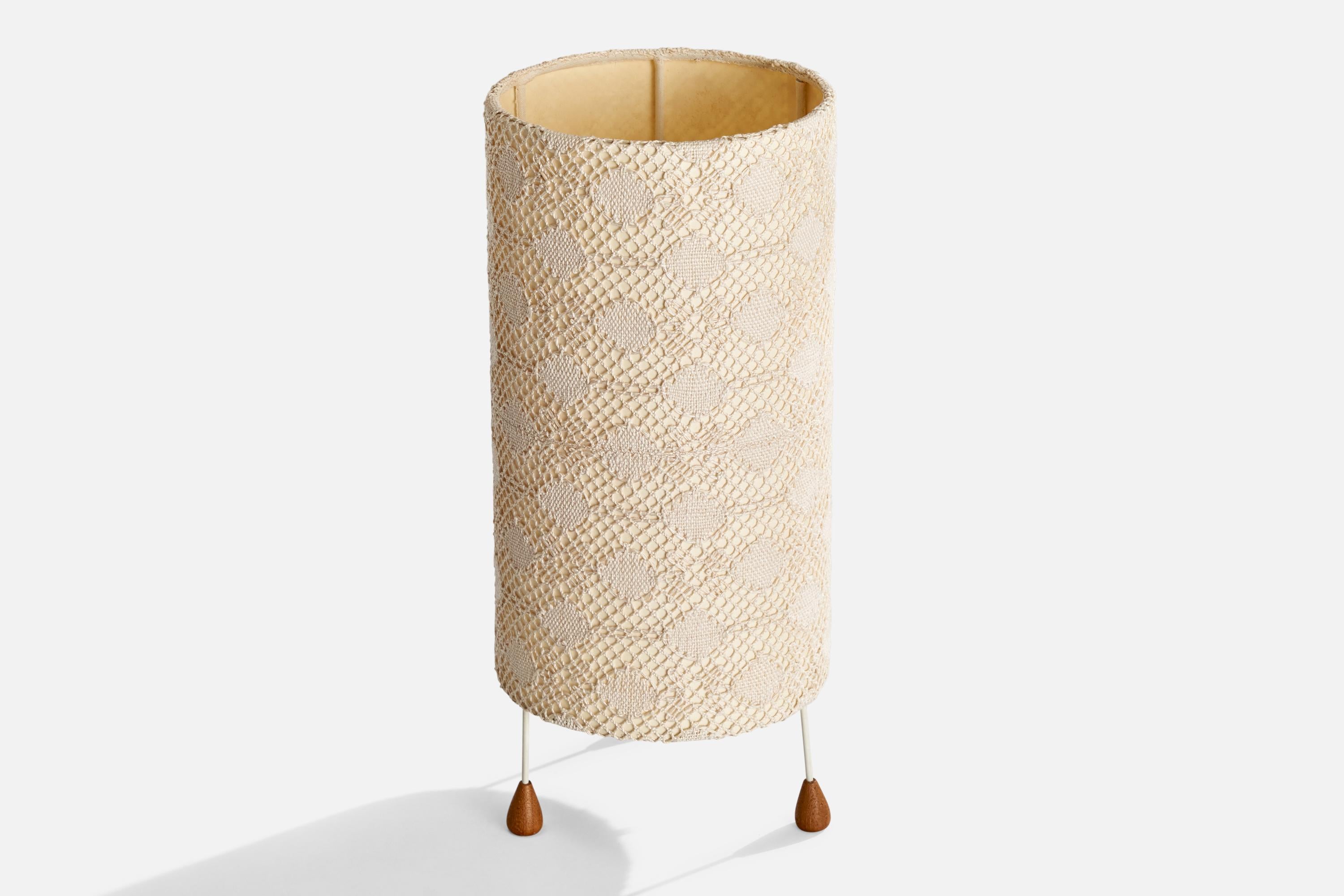 Suédois Designer suédois, lampe de bureau, tissu, métal, bois, Suède, années 1960 en vente