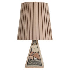 Lampada da tavolo di design svedese, pietra fossile, tessuto, Svezia, anni '70